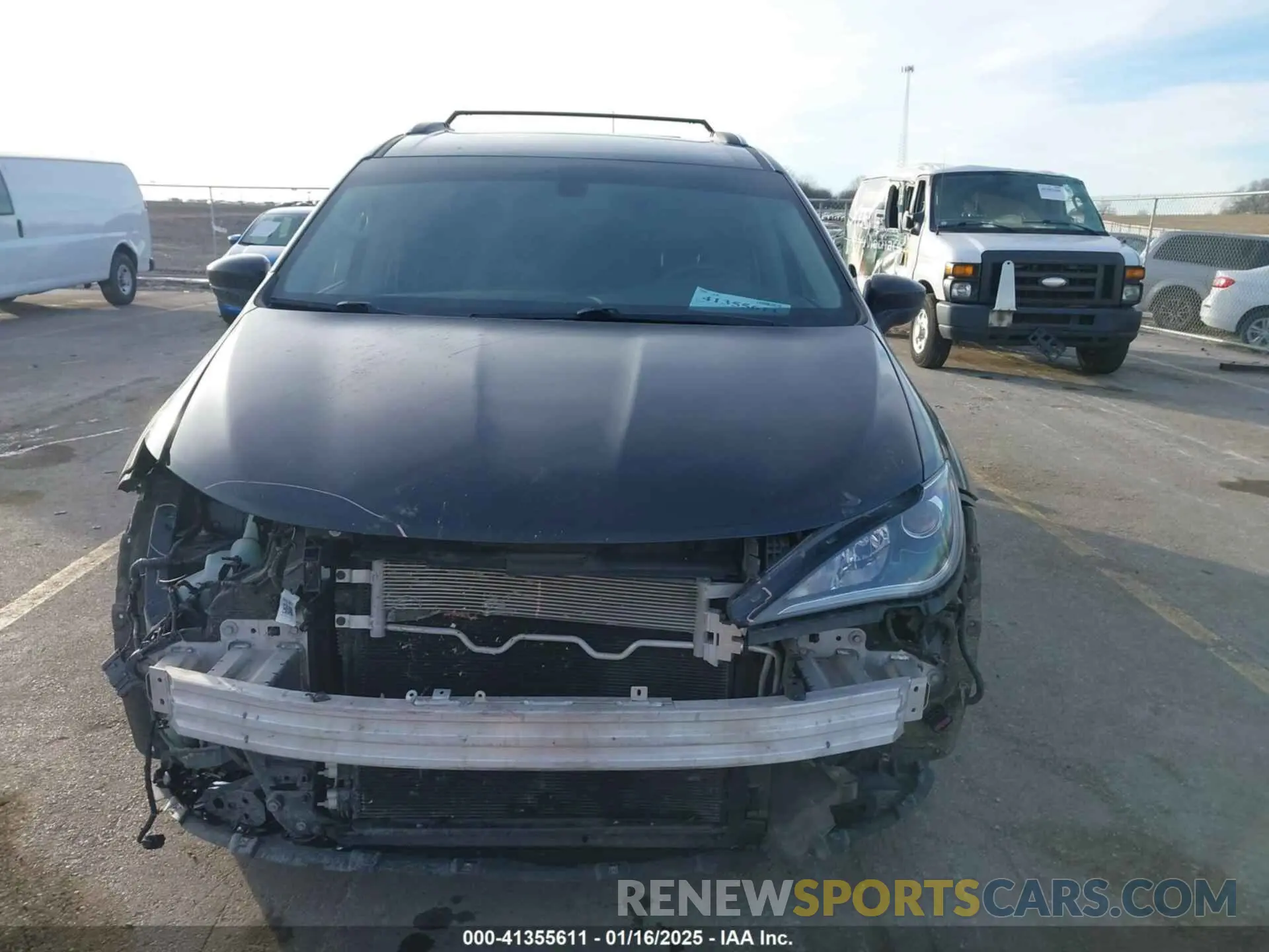12 Photograph of a damaged car 2C4RC1BGXLR124947 CHRYSLER PACIFICA 2020