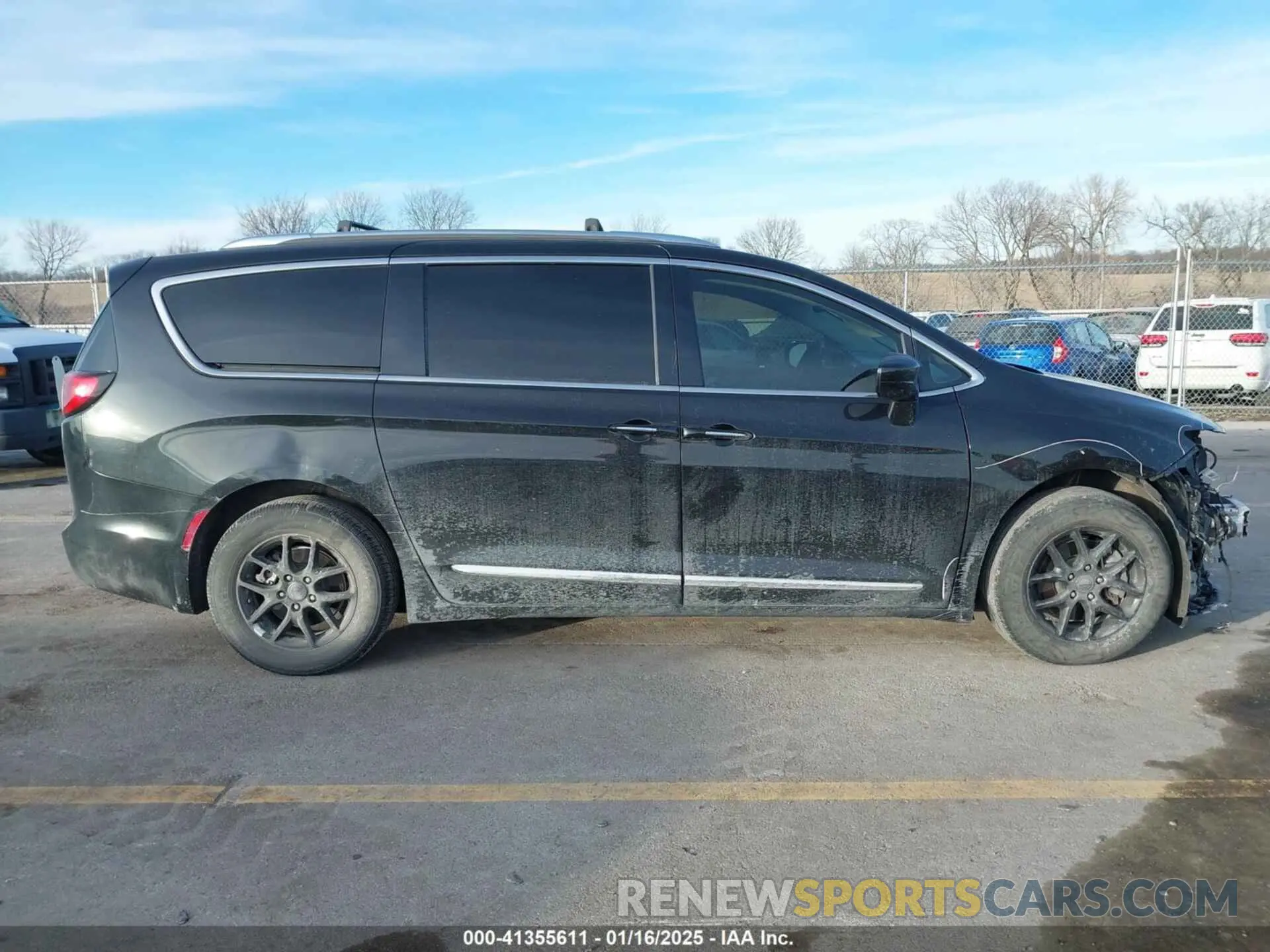 13 Photograph of a damaged car 2C4RC1BGXLR124947 CHRYSLER PACIFICA 2020