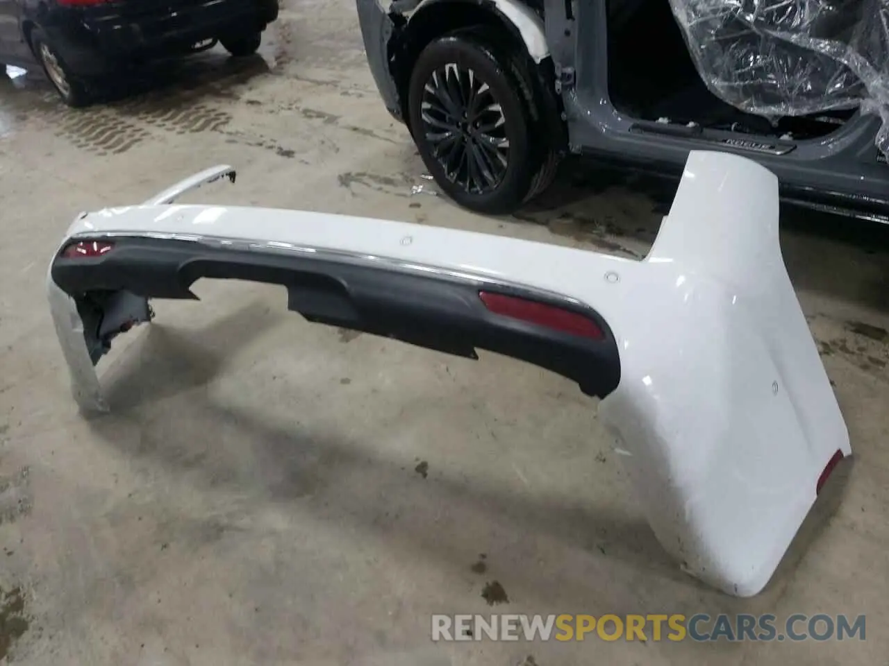 13 Photograph of a damaged car 2C4RC1BGXLR128514 CHRYSLER PACIFICA 2020