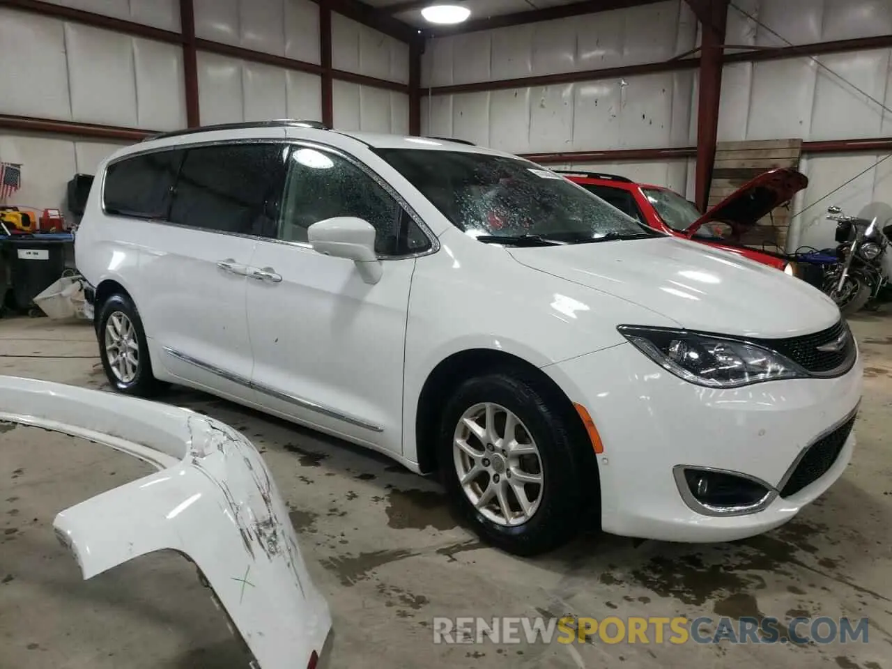4 Photograph of a damaged car 2C4RC1BGXLR128514 CHRYSLER PACIFICA 2020