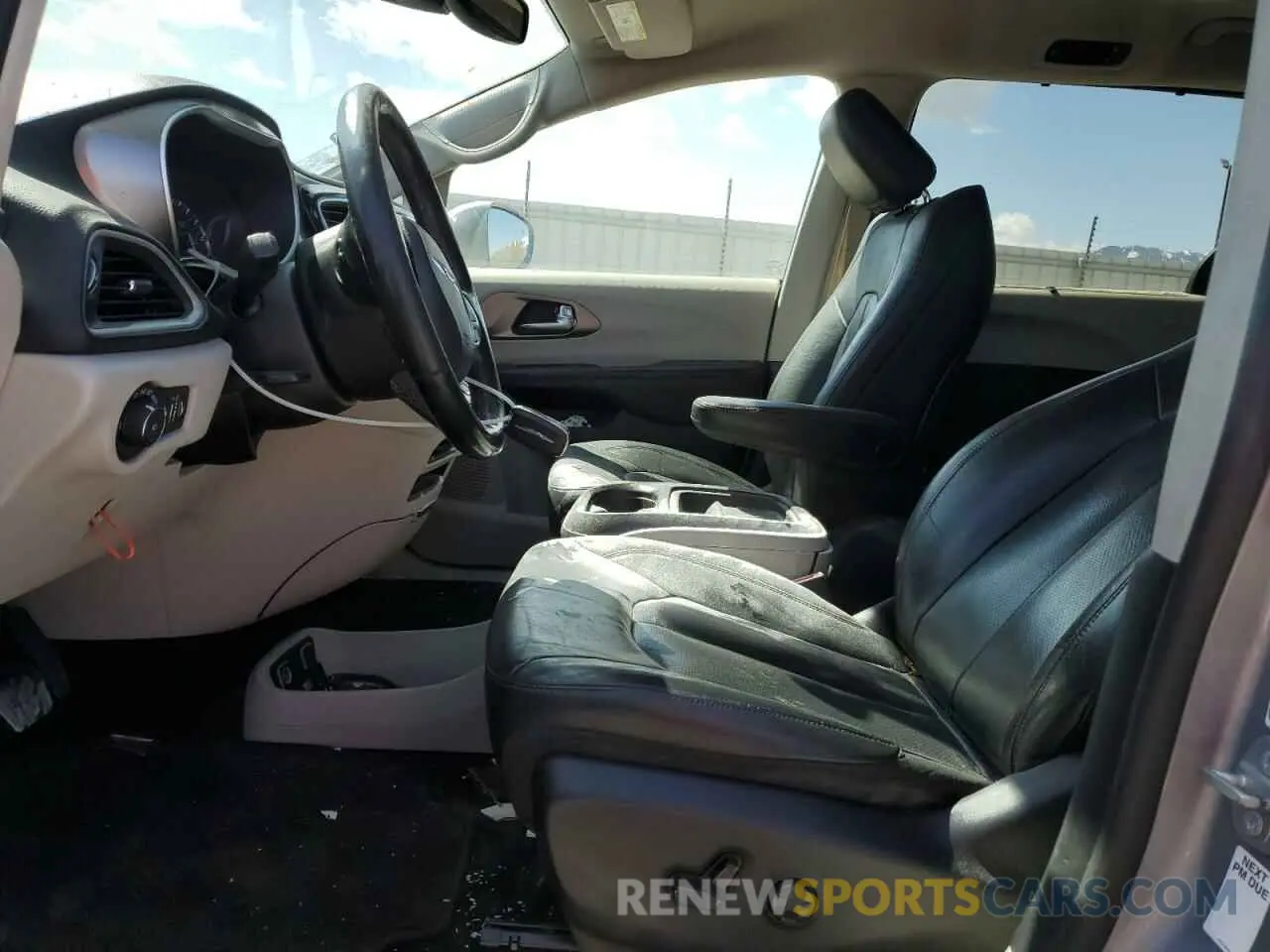 7 Photograph of a damaged car 2C4RC1BGXLR268658 CHRYSLER PACIFICA 2020