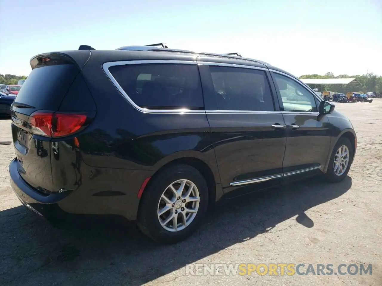3 Photograph of a damaged car 2C4RC1BGXLR269583 CHRYSLER PACIFICA 2020