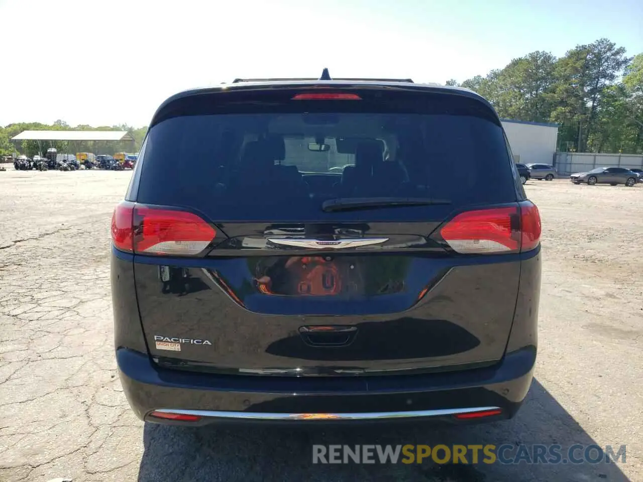 6 Photograph of a damaged car 2C4RC1BGXLR269583 CHRYSLER PACIFICA 2020
