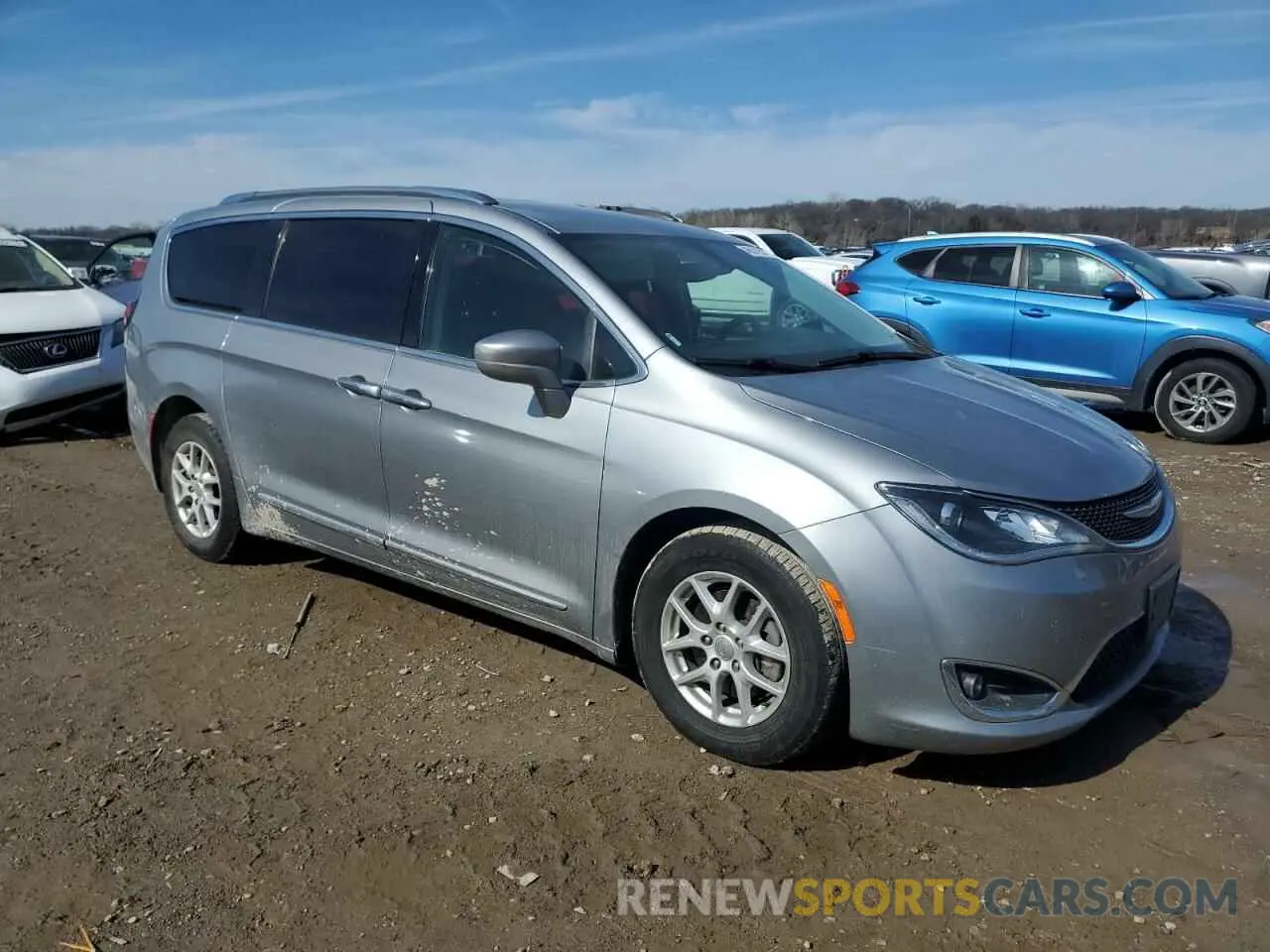 4 Photograph of a damaged car 2C4RC1BGXLR280776 CHRYSLER PACIFICA 2020
