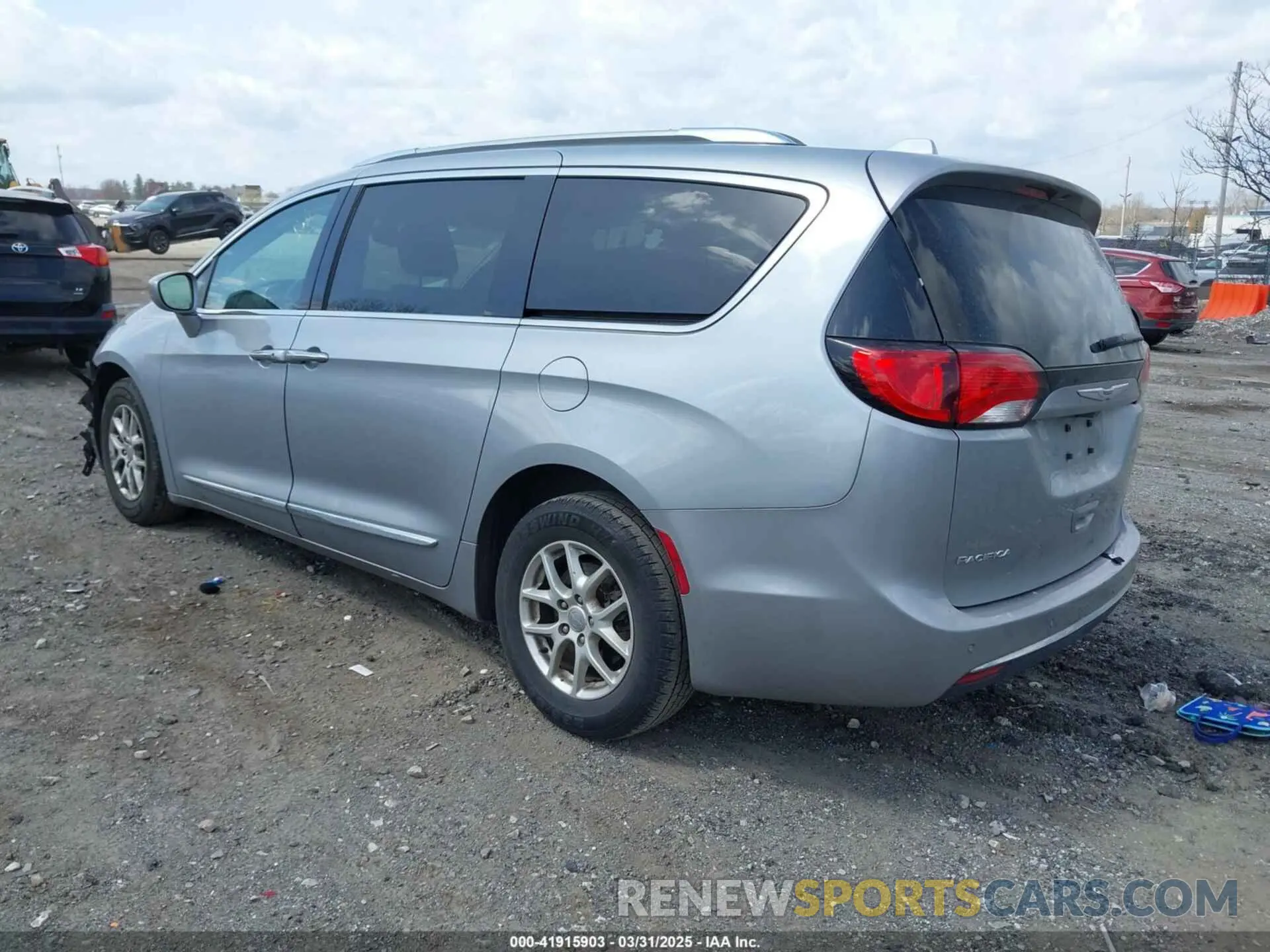3 Photograph of a damaged car 2C4RC1BGXLR285072 CHRYSLER PACIFICA 2020