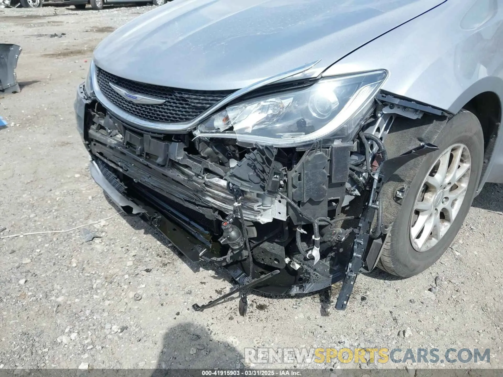 6 Photograph of a damaged car 2C4RC1BGXLR285072 CHRYSLER PACIFICA 2020