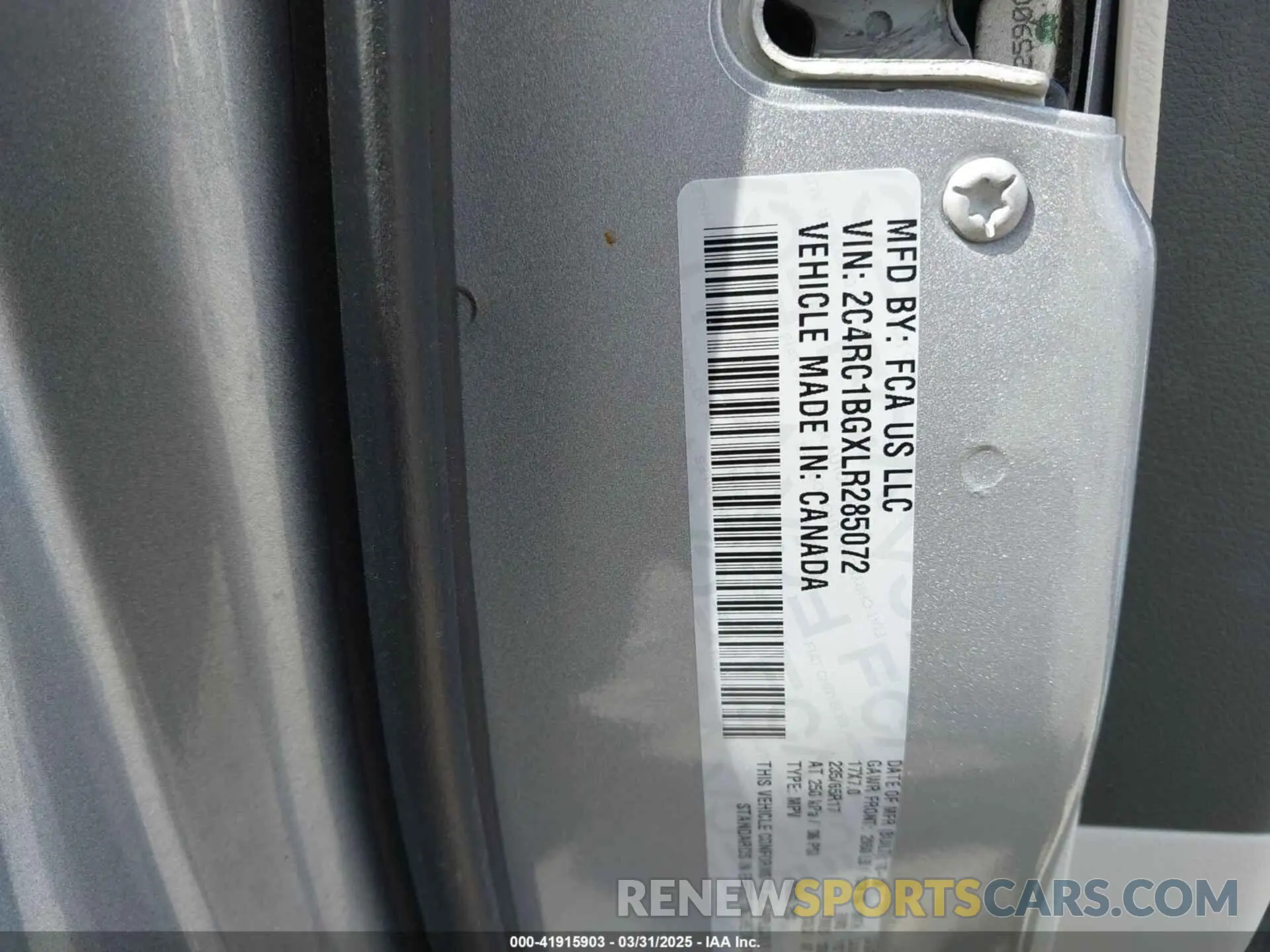 9 Photograph of a damaged car 2C4RC1BGXLR285072 CHRYSLER PACIFICA 2020