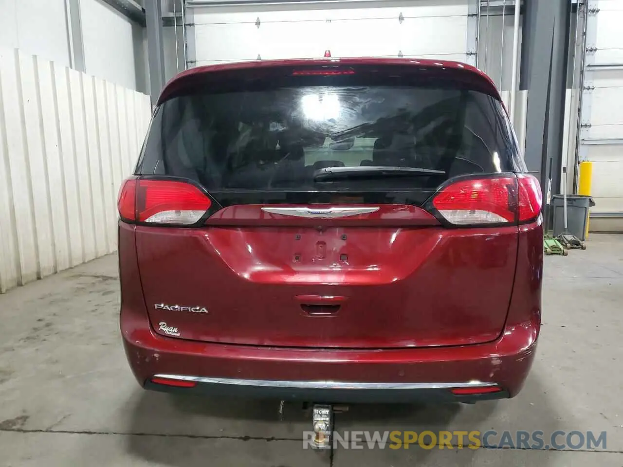 6 Photograph of a damaged car 2C4RC1EG0LR203636 CHRYSLER PACIFICA 2020