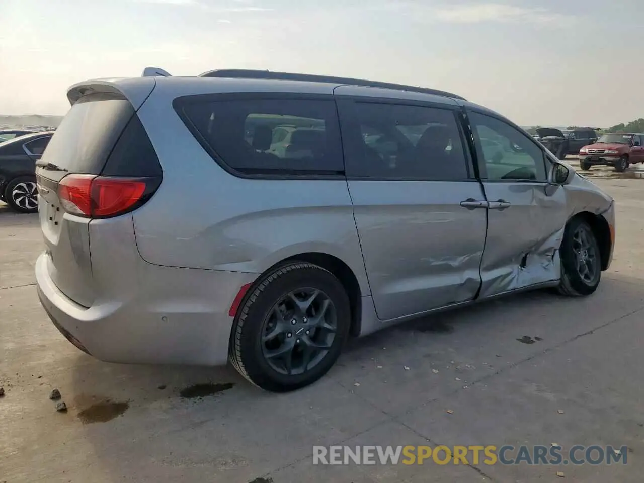 3 Photograph of a damaged car 2C4RC1EG0LR238273 CHRYSLER PACIFICA 2020