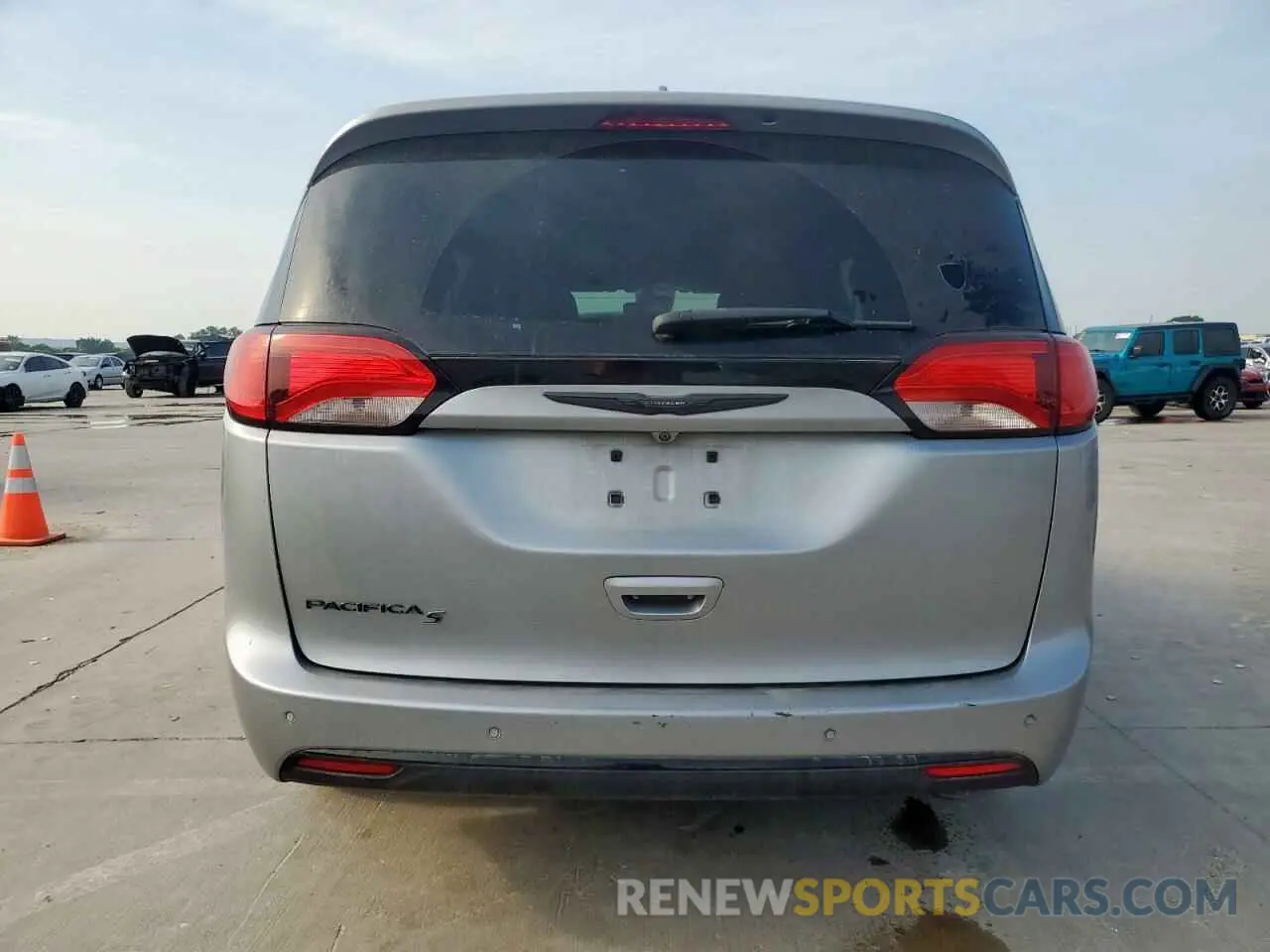 6 Photograph of a damaged car 2C4RC1EG0LR238273 CHRYSLER PACIFICA 2020