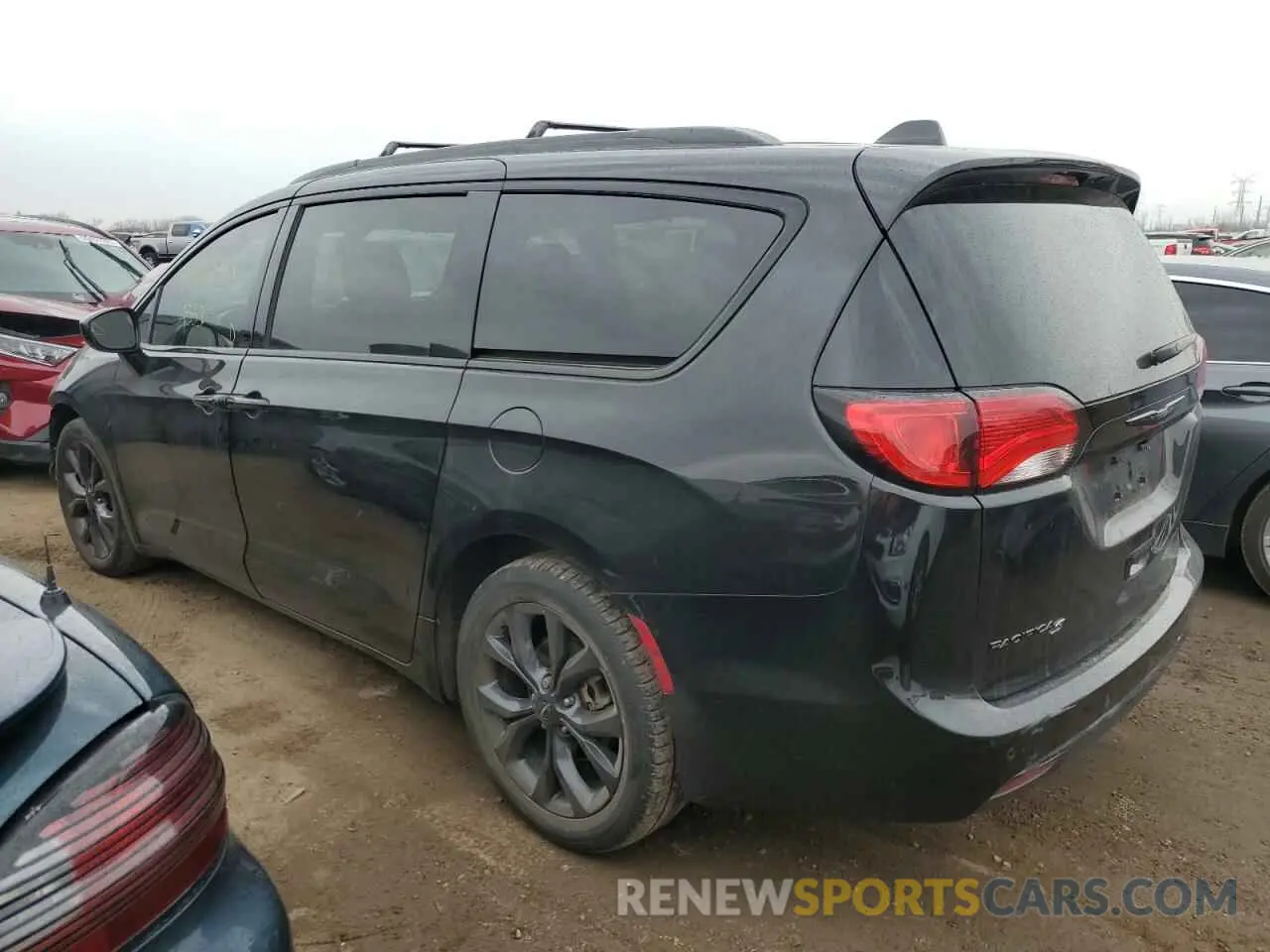 2 Photograph of a damaged car 2C4RC1EG0LR286825 CHRYSLER PACIFICA 2020