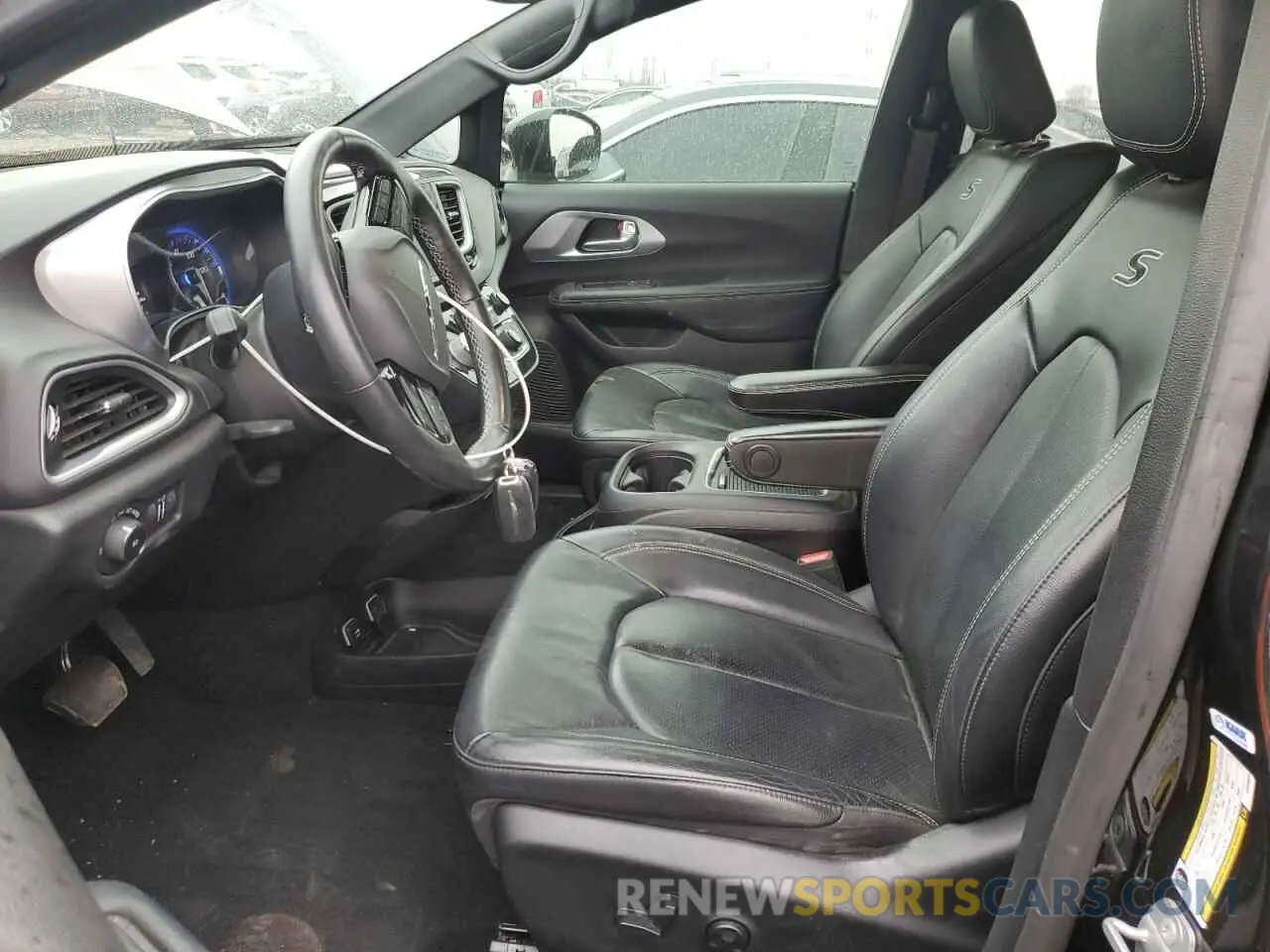 7 Photograph of a damaged car 2C4RC1EG0LR286825 CHRYSLER PACIFICA 2020