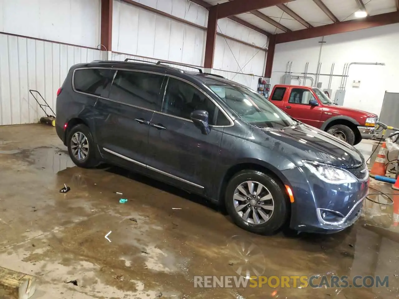 4 Photograph of a damaged car 2C4RC1EG1LR172896 CHRYSLER PACIFICA 2020