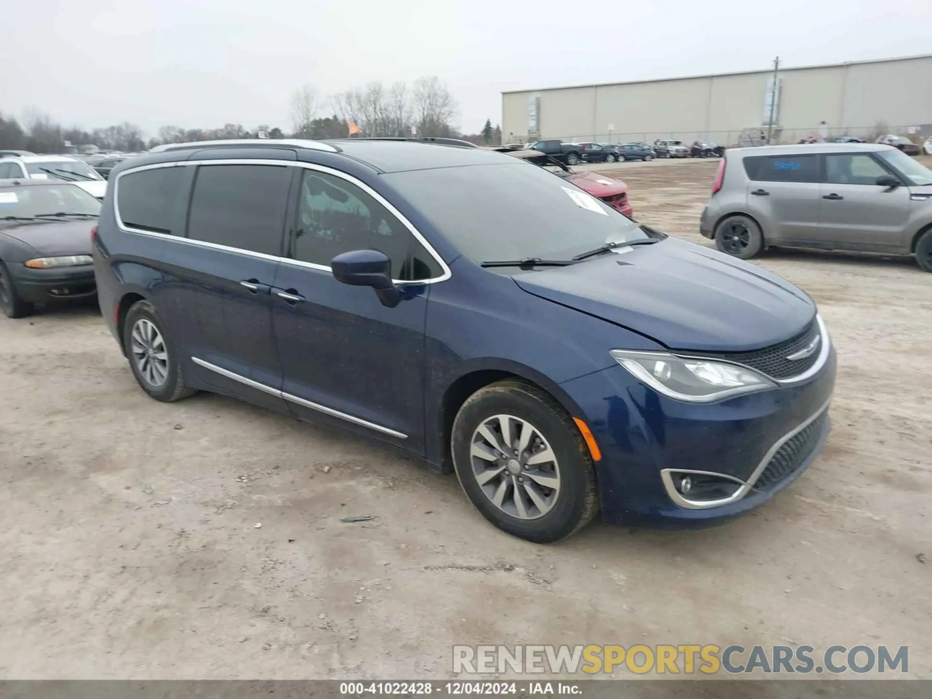 1 Photograph of a damaged car 2C4RC1EG2LR120967 CHRYSLER PACIFICA 2020