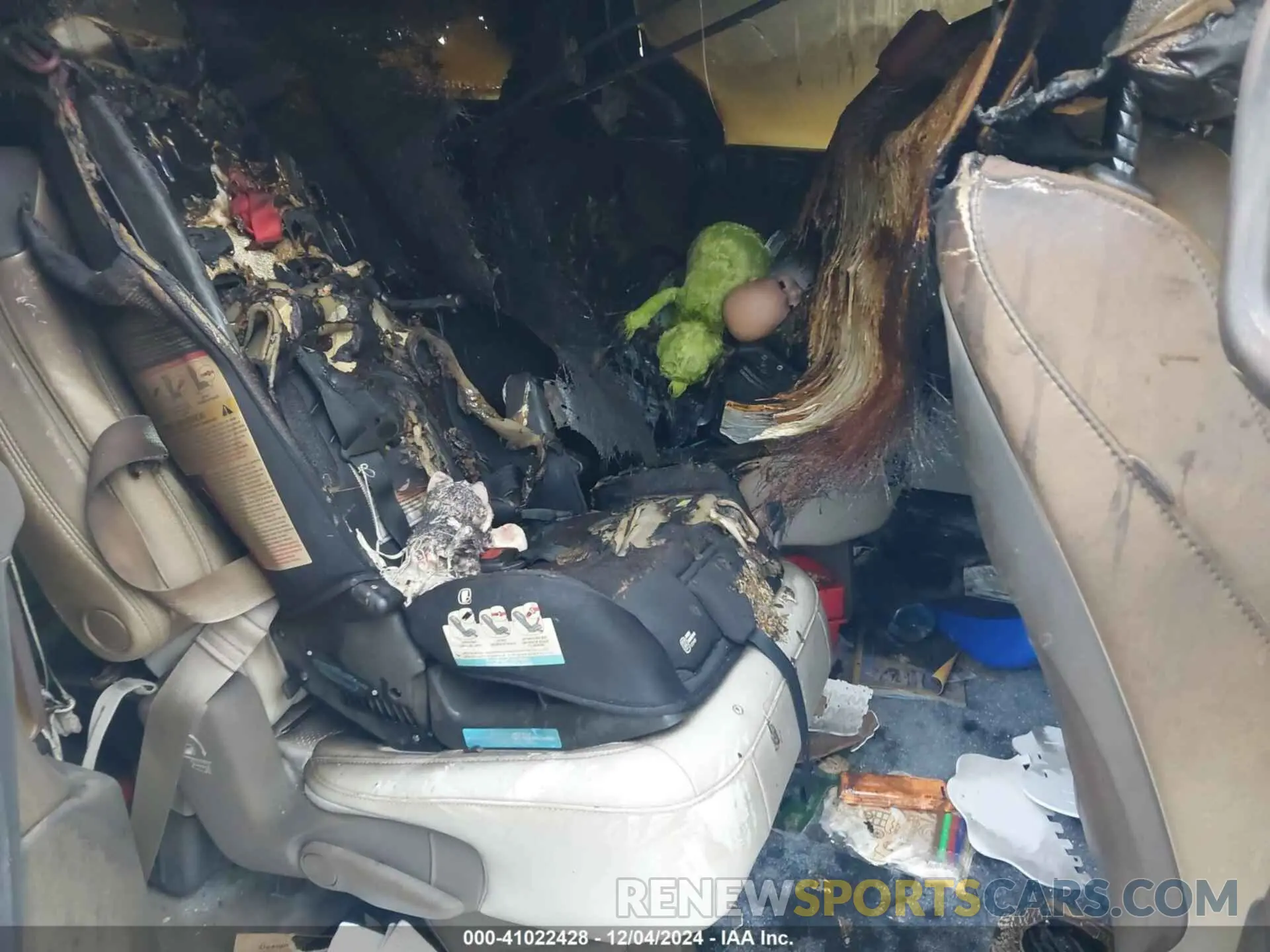 8 Photograph of a damaged car 2C4RC1EG2LR120967 CHRYSLER PACIFICA 2020
