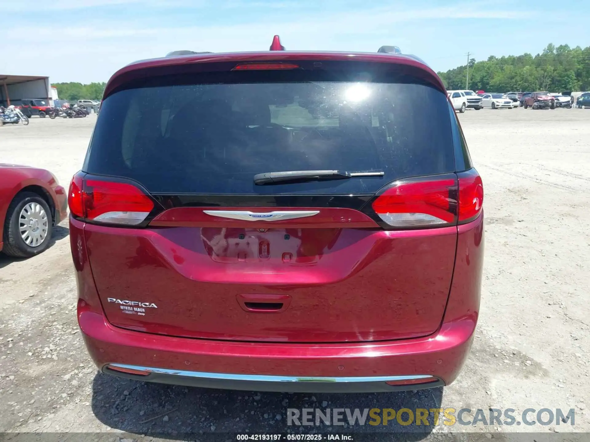 16 Photograph of a damaged car 2C4RC1EG2LR210961 CHRYSLER PACIFICA 2020