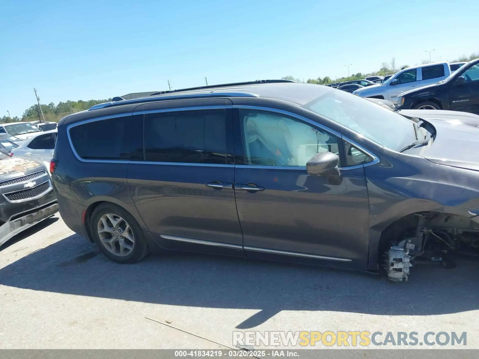 13 Photograph of a damaged car 2C4RC1EG3LR164881 CHRYSLER PACIFICA 2020
