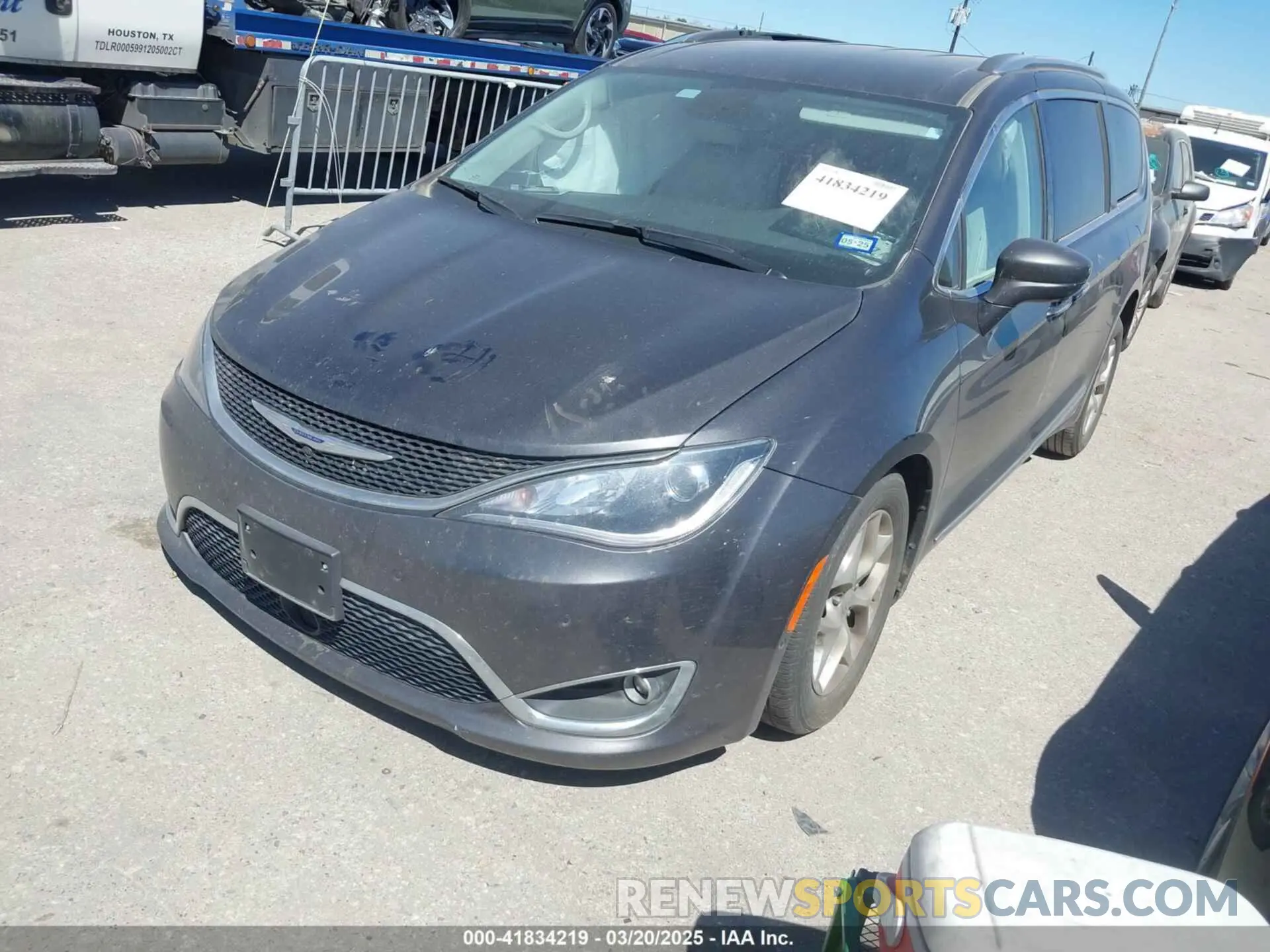 2 Photograph of a damaged car 2C4RC1EG3LR164881 CHRYSLER PACIFICA 2020