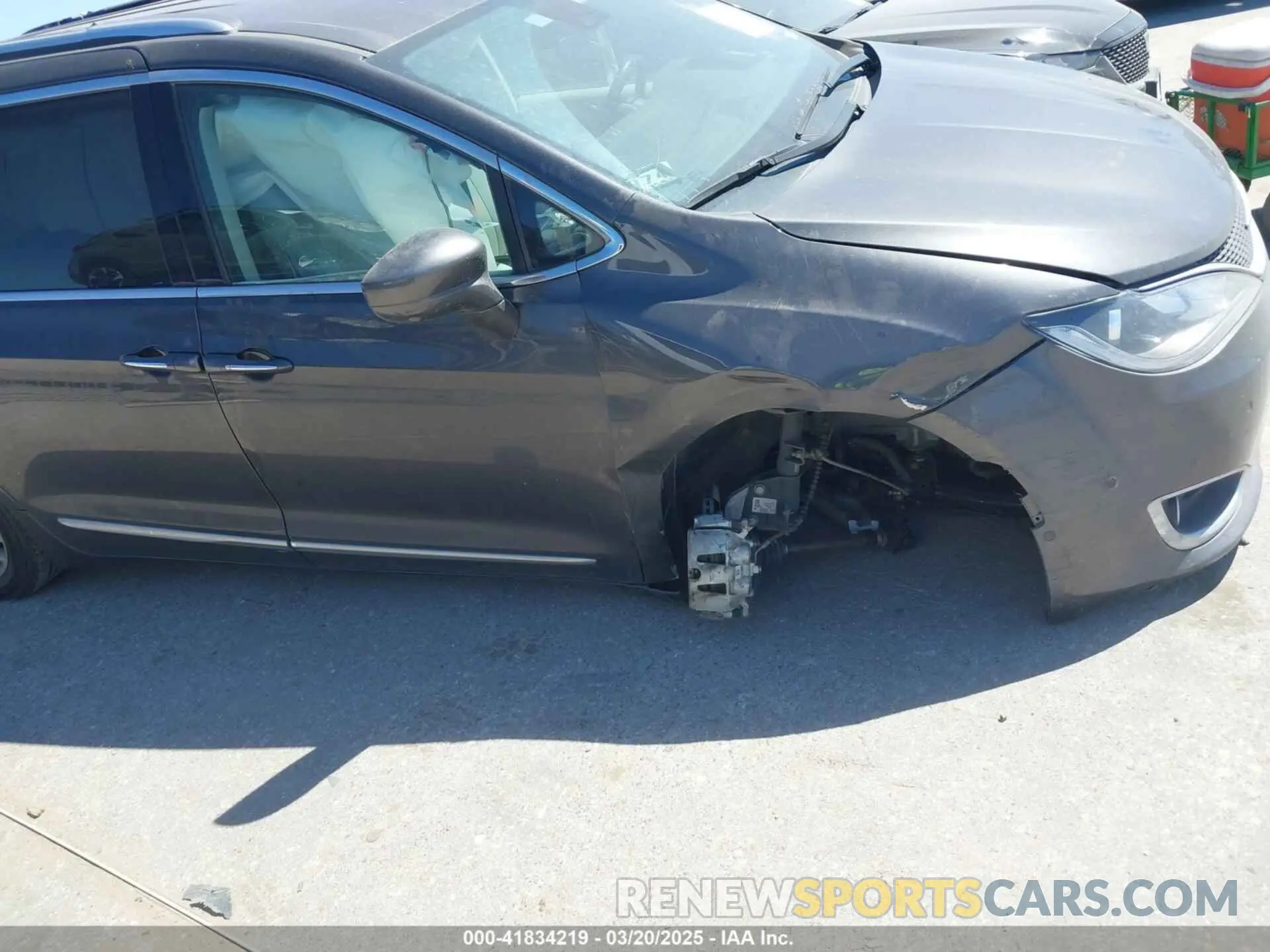 6 Photograph of a damaged car 2C4RC1EG3LR164881 CHRYSLER PACIFICA 2020