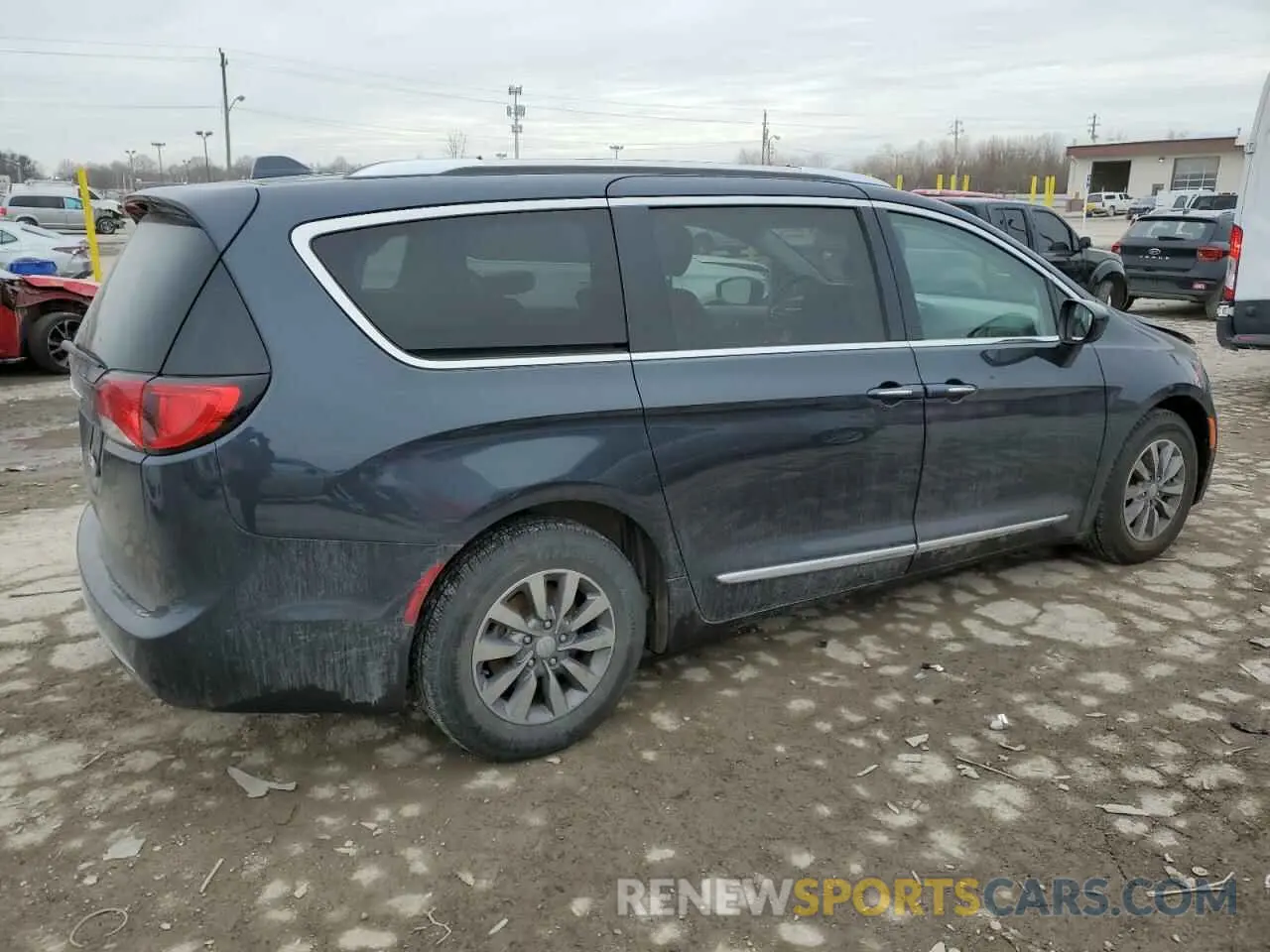 3 Photograph of a damaged car 2C4RC1EG3LR172818 CHRYSLER PACIFICA 2020