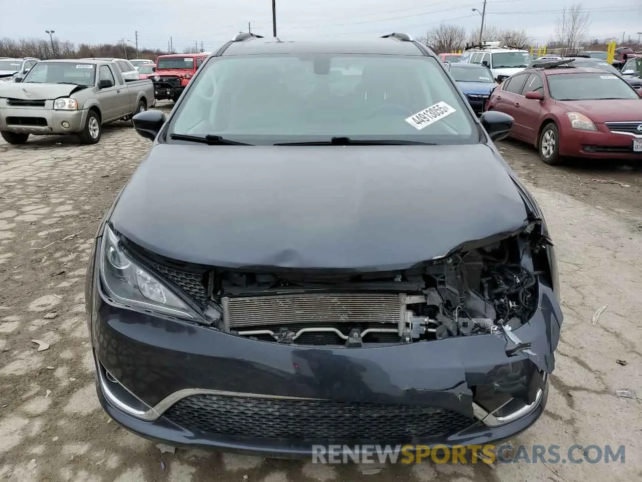 5 Photograph of a damaged car 2C4RC1EG3LR172818 CHRYSLER PACIFICA 2020