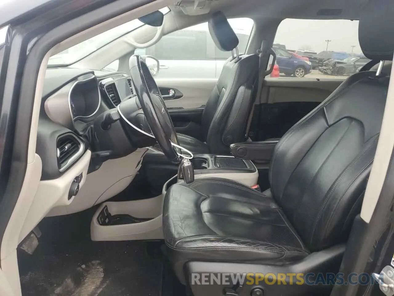 7 Photograph of a damaged car 2C4RC1EG3LR172818 CHRYSLER PACIFICA 2020
