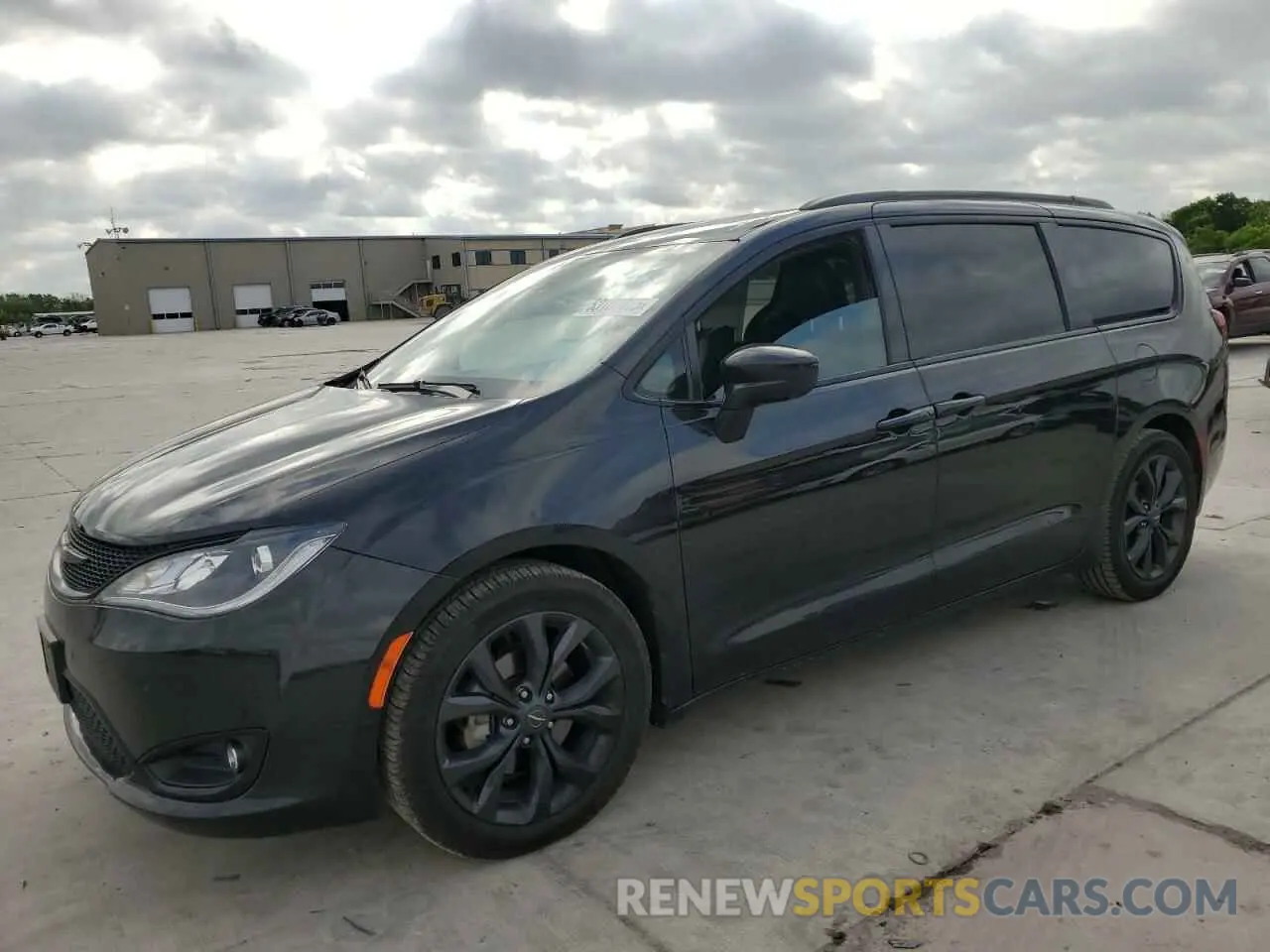 1 Photograph of a damaged car 2C4RC1EG3LR239594 CHRYSLER PACIFICA 2020