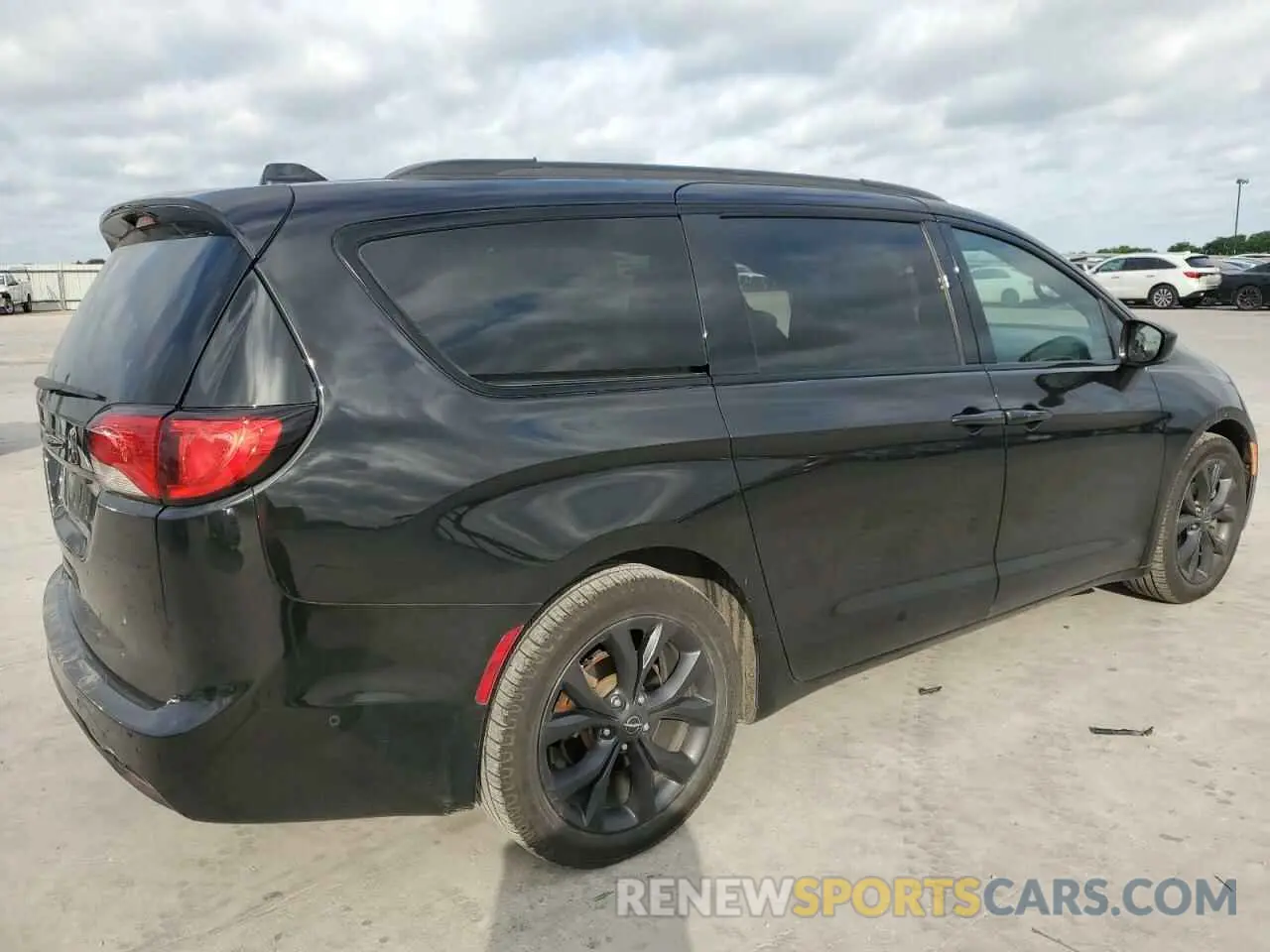 3 Photograph of a damaged car 2C4RC1EG3LR239594 CHRYSLER PACIFICA 2020