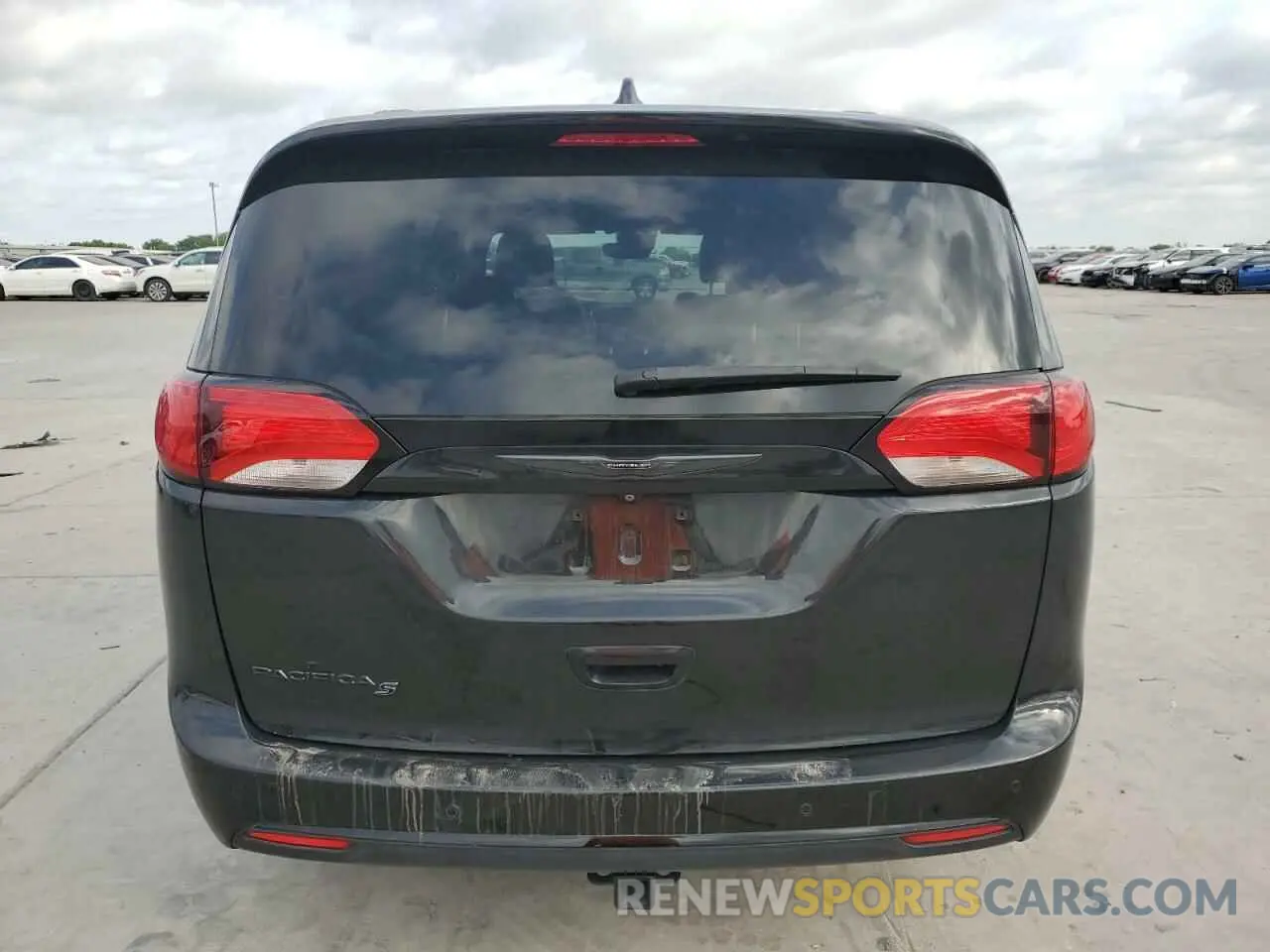6 Photograph of a damaged car 2C4RC1EG3LR239594 CHRYSLER PACIFICA 2020