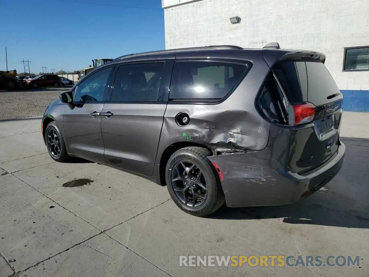 2 Photograph of a damaged car 2C4RC1EG4LR125555 CHRYSLER PACIFICA 2020