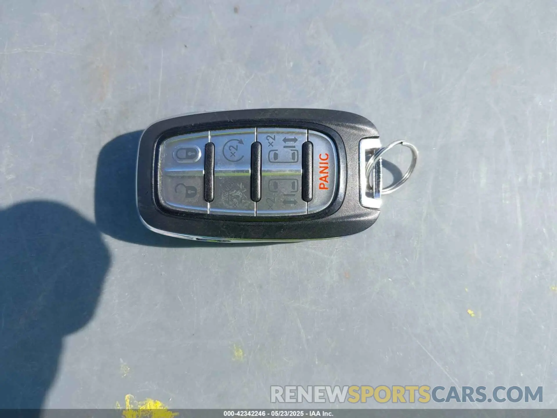 11 Photograph of a damaged car 2C4RC1EG5LR102298 CHRYSLER PACIFICA 2020