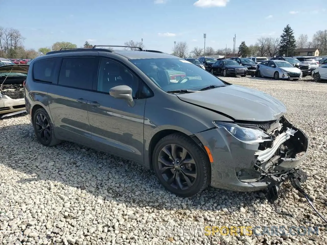 4 Photograph of a damaged car 2C4RC1EG5LR137360 CHRYSLER PACIFICA 2020