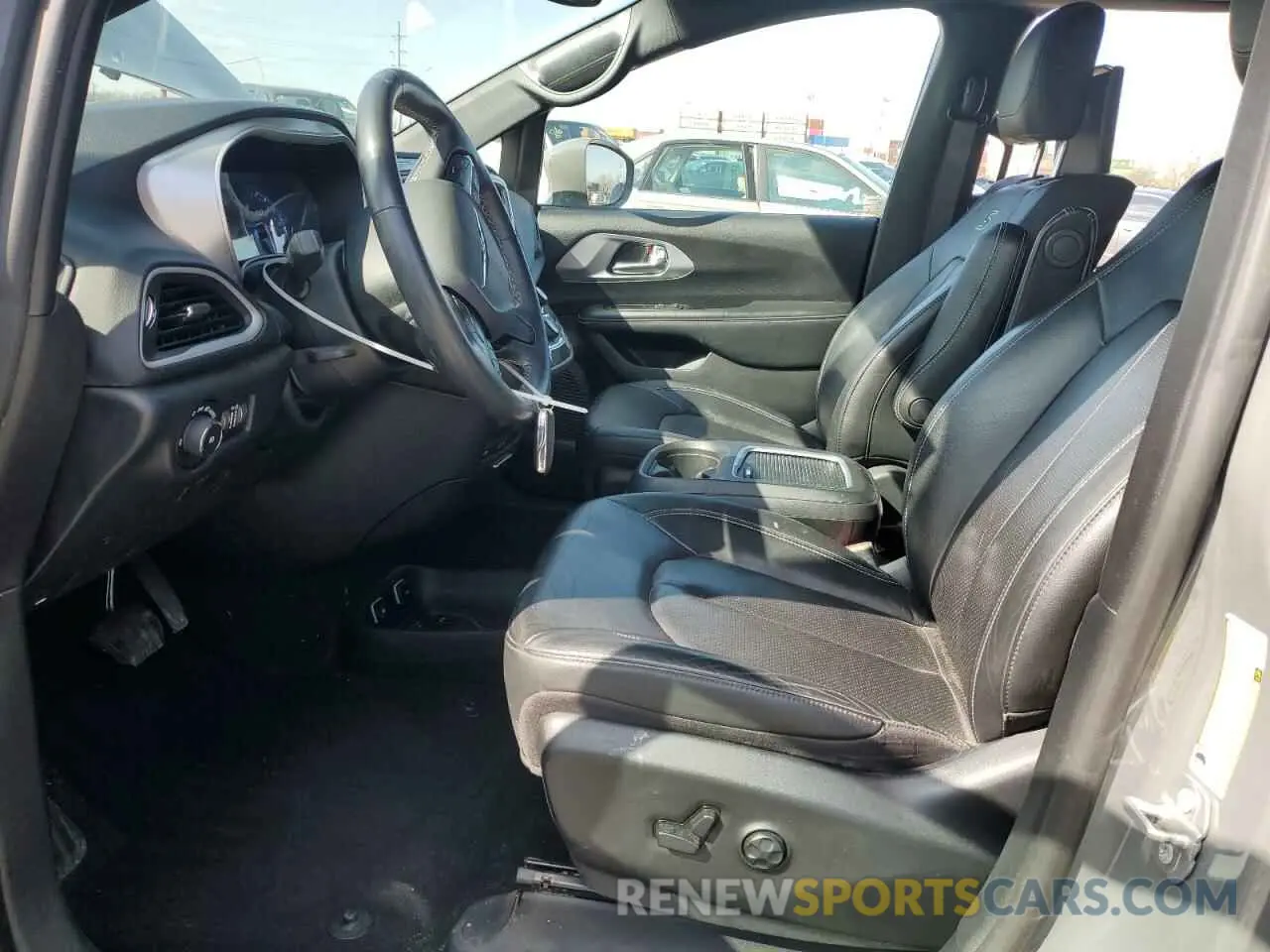 7 Photograph of a damaged car 2C4RC1EG5LR137360 CHRYSLER PACIFICA 2020