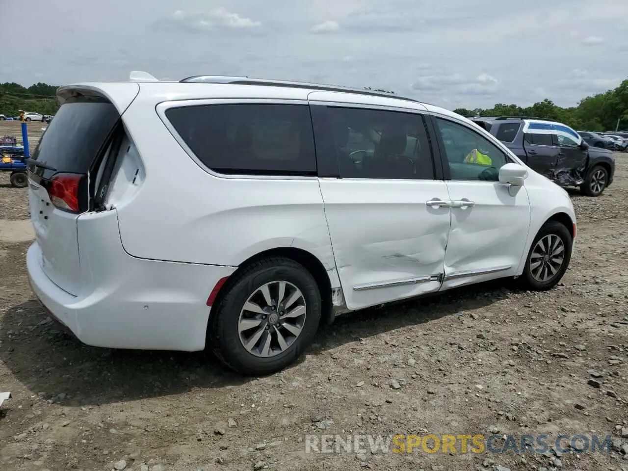 3 Photograph of a damaged car 2C4RC1EG5LR141778 CHRYSLER PACIFICA 2020