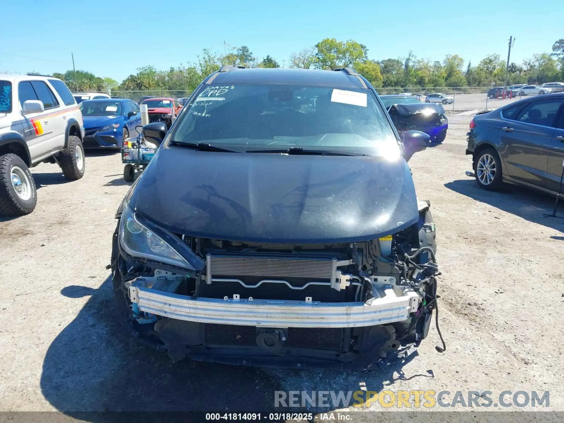 12 Photograph of a damaged car 2C4RC1EG6LR113360 CHRYSLER PACIFICA 2020