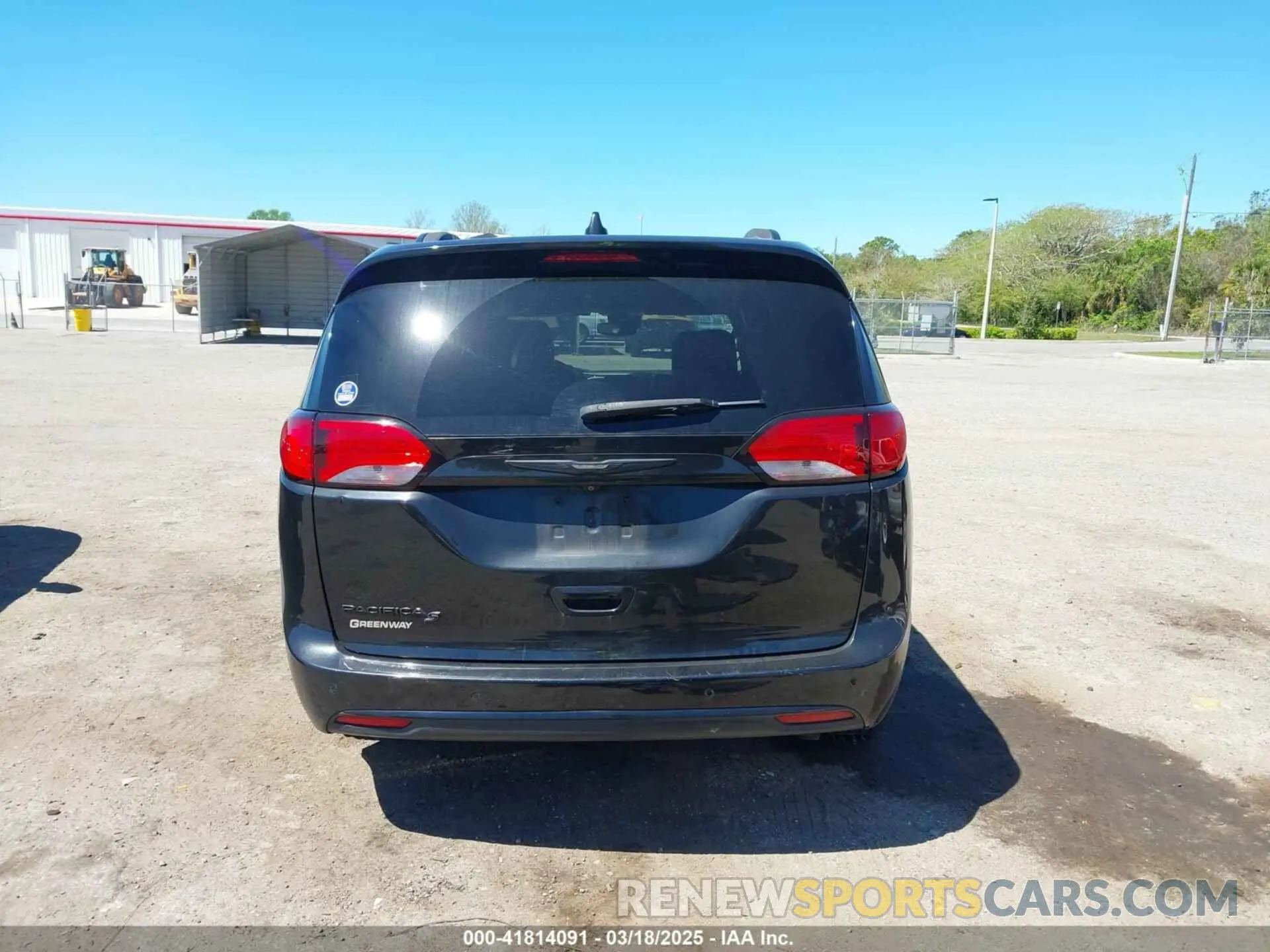 16 Photograph of a damaged car 2C4RC1EG6LR113360 CHRYSLER PACIFICA 2020