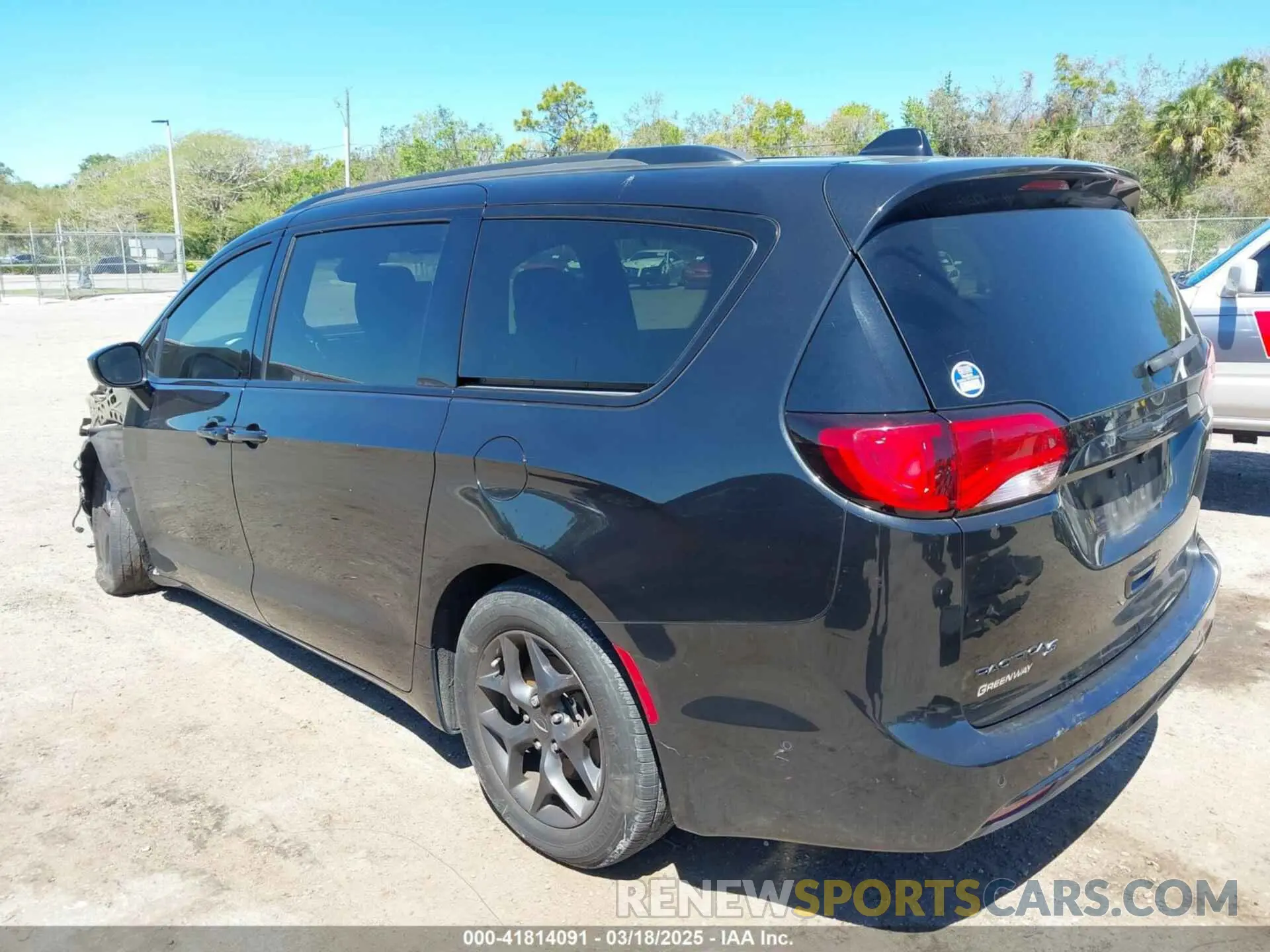 3 Photograph of a damaged car 2C4RC1EG6LR113360 CHRYSLER PACIFICA 2020