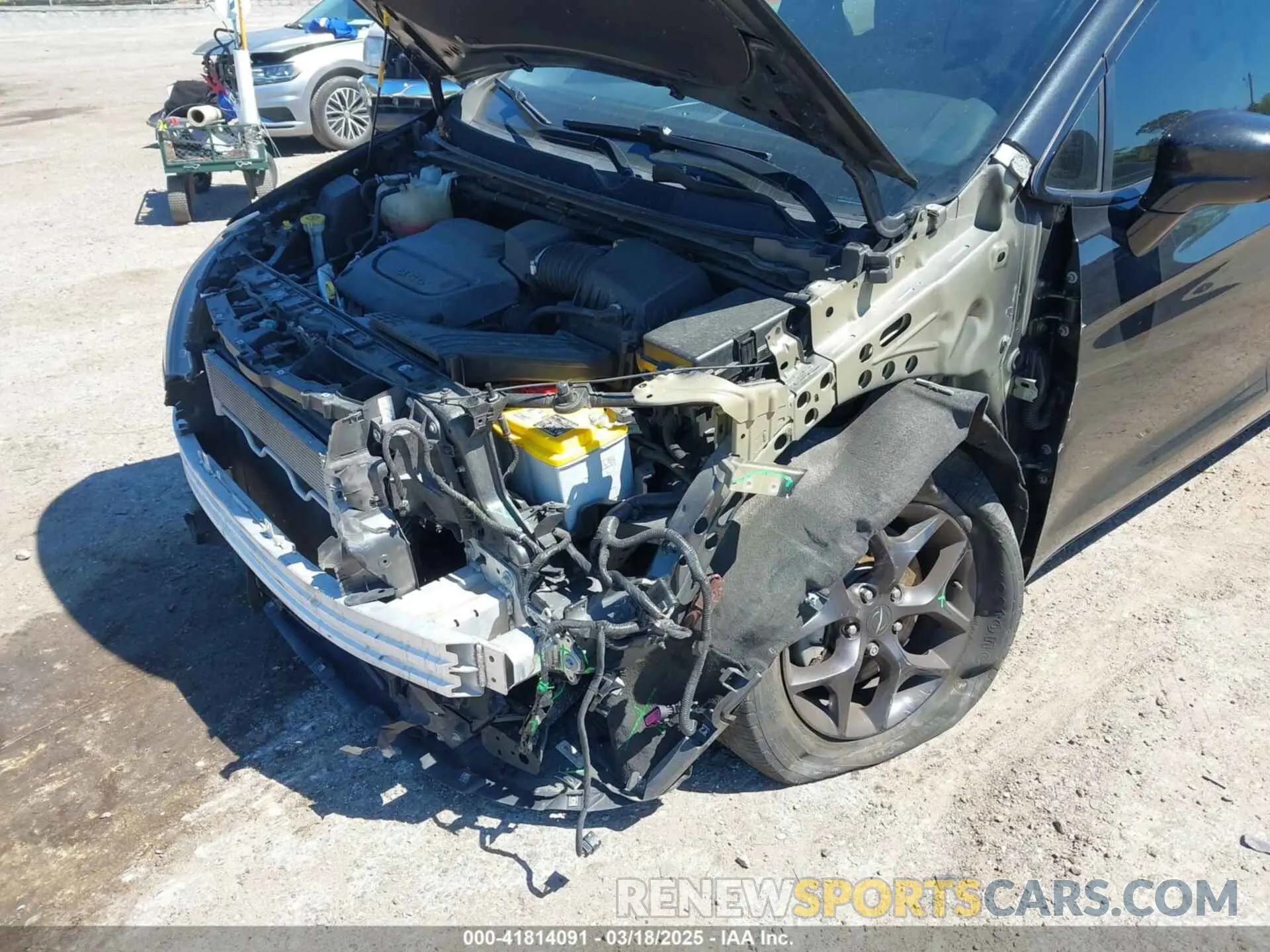 6 Photograph of a damaged car 2C4RC1EG6LR113360 CHRYSLER PACIFICA 2020