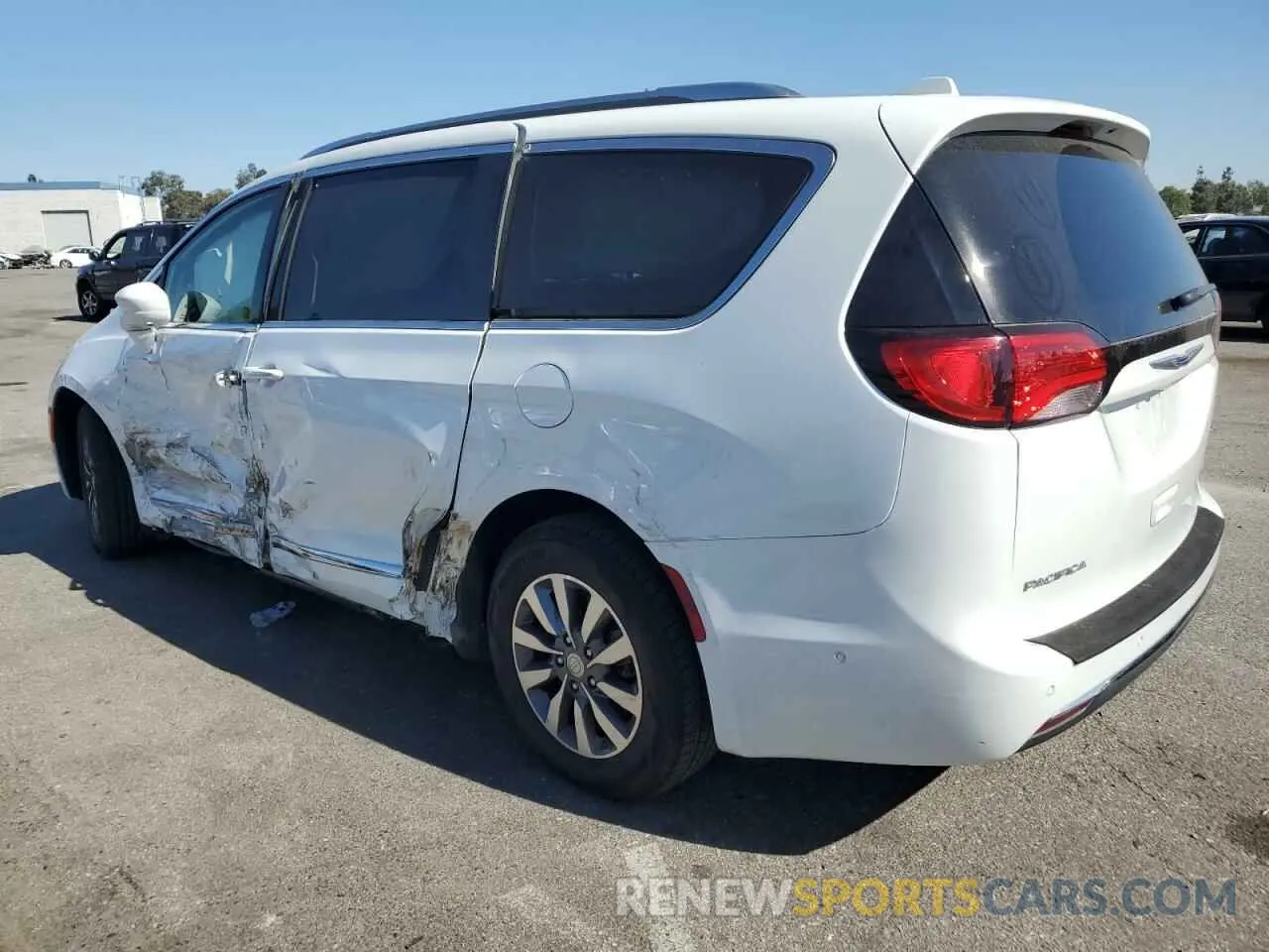 2 Photograph of a damaged car 2C4RC1EG7LR234320 CHRYSLER PACIFICA 2020