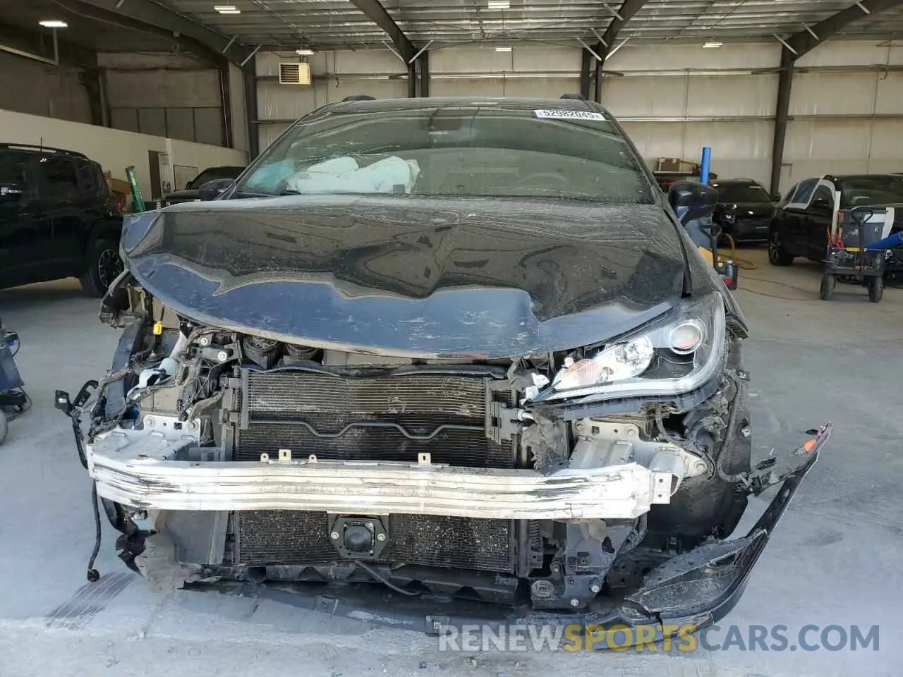 5 Photograph of a damaged car 2C4RC1EG8LR134985 CHRYSLER PACIFICA 2020