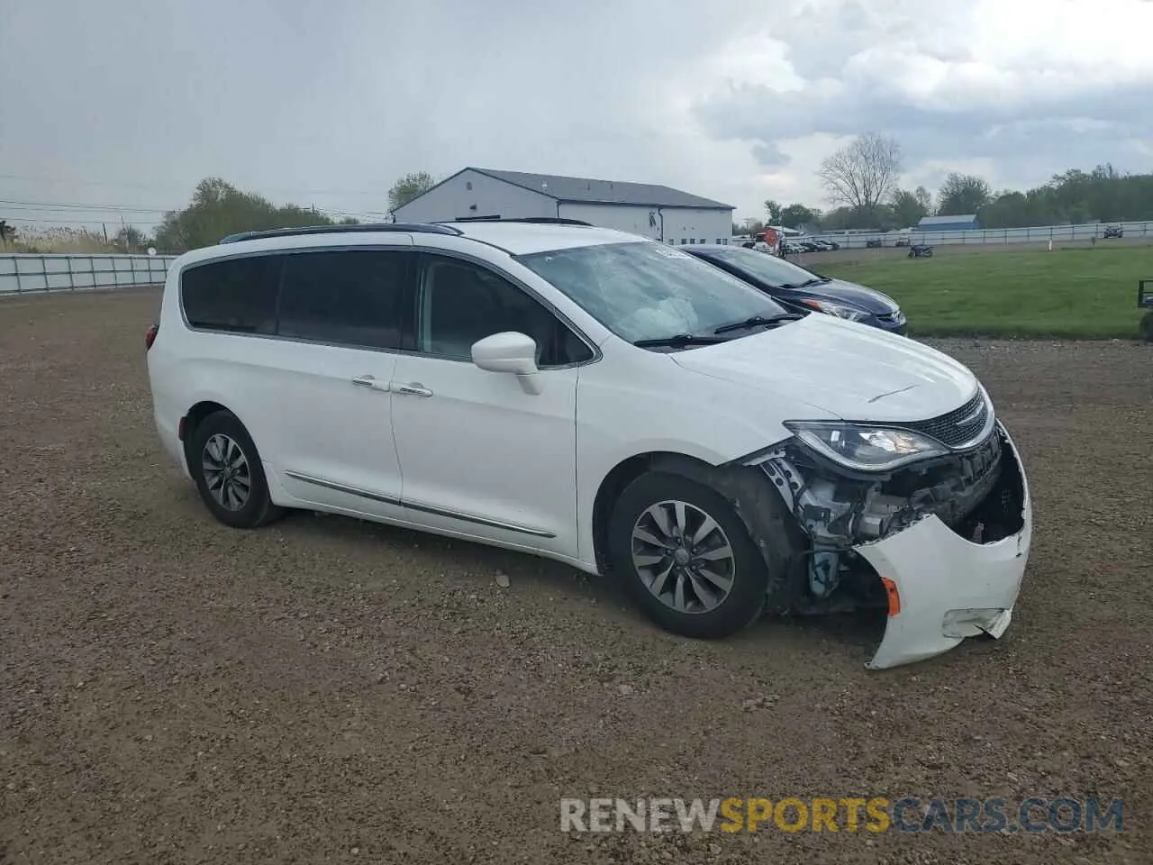 4 Photograph of a damaged car 2C4RC1EG8LR281047 CHRYSLER PACIFICA 2020