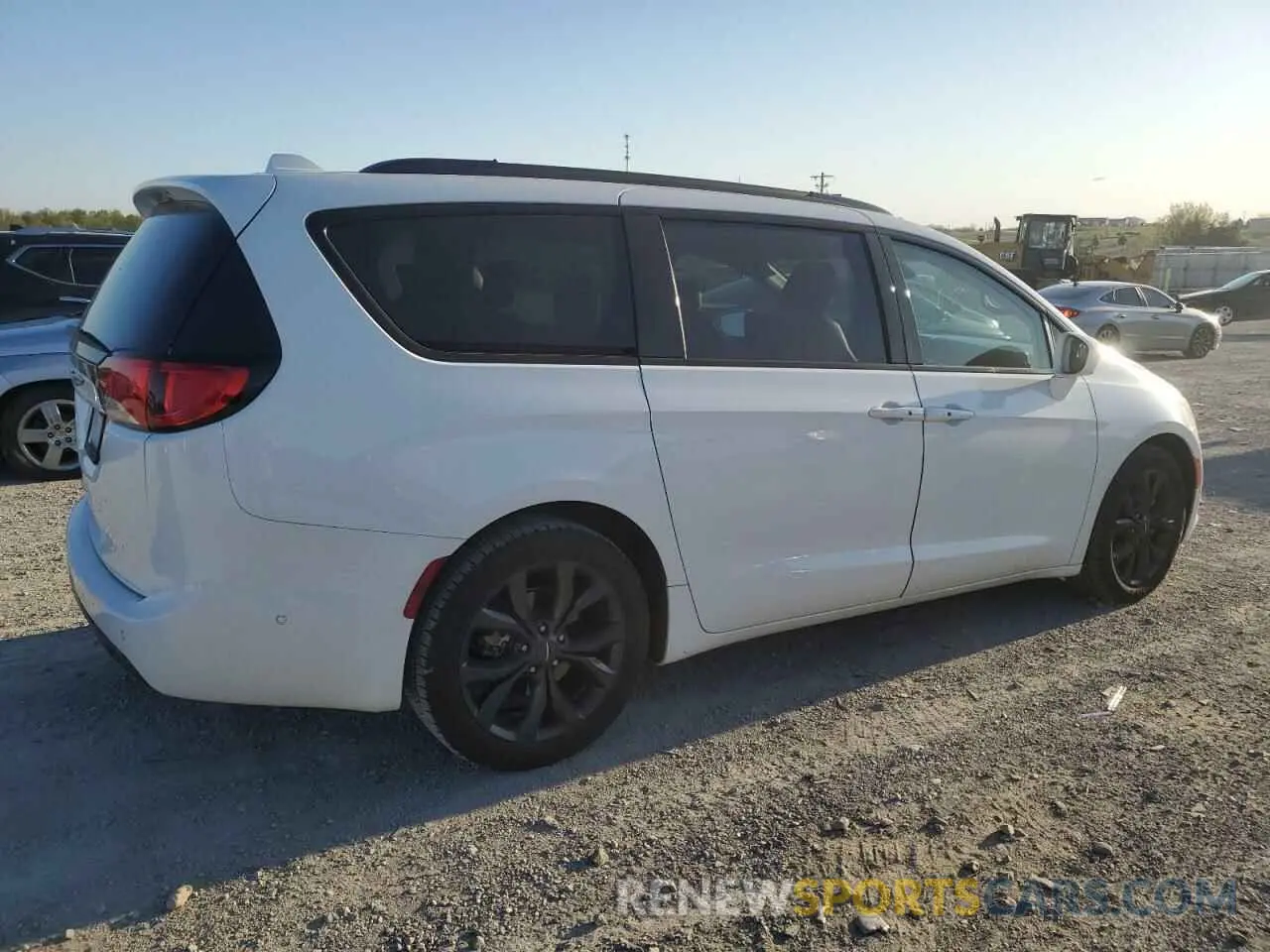 3 Photograph of a damaged car 2C4RC1EG9LR100733 CHRYSLER PACIFICA 2020