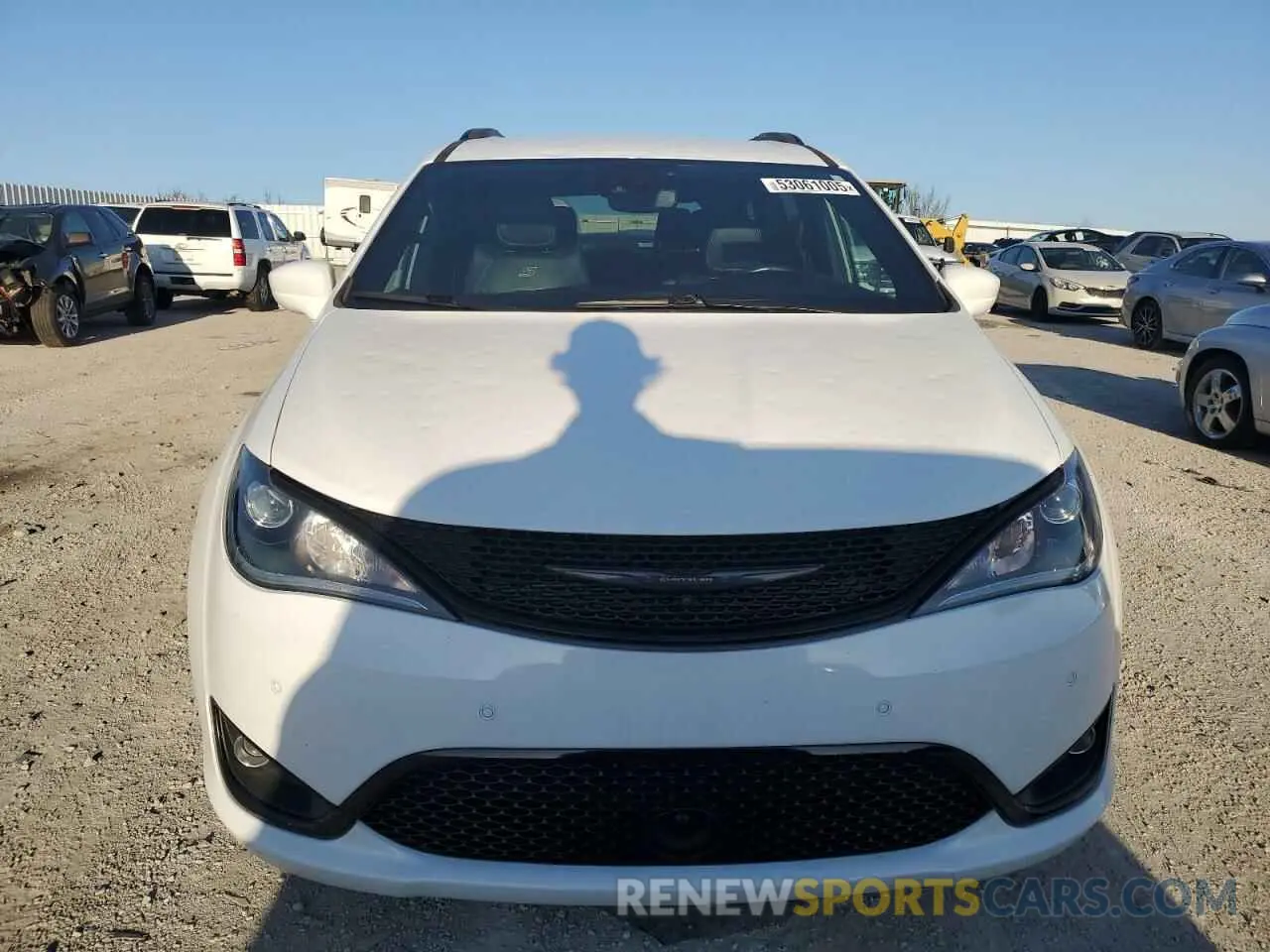 5 Photograph of a damaged car 2C4RC1EG9LR100733 CHRYSLER PACIFICA 2020