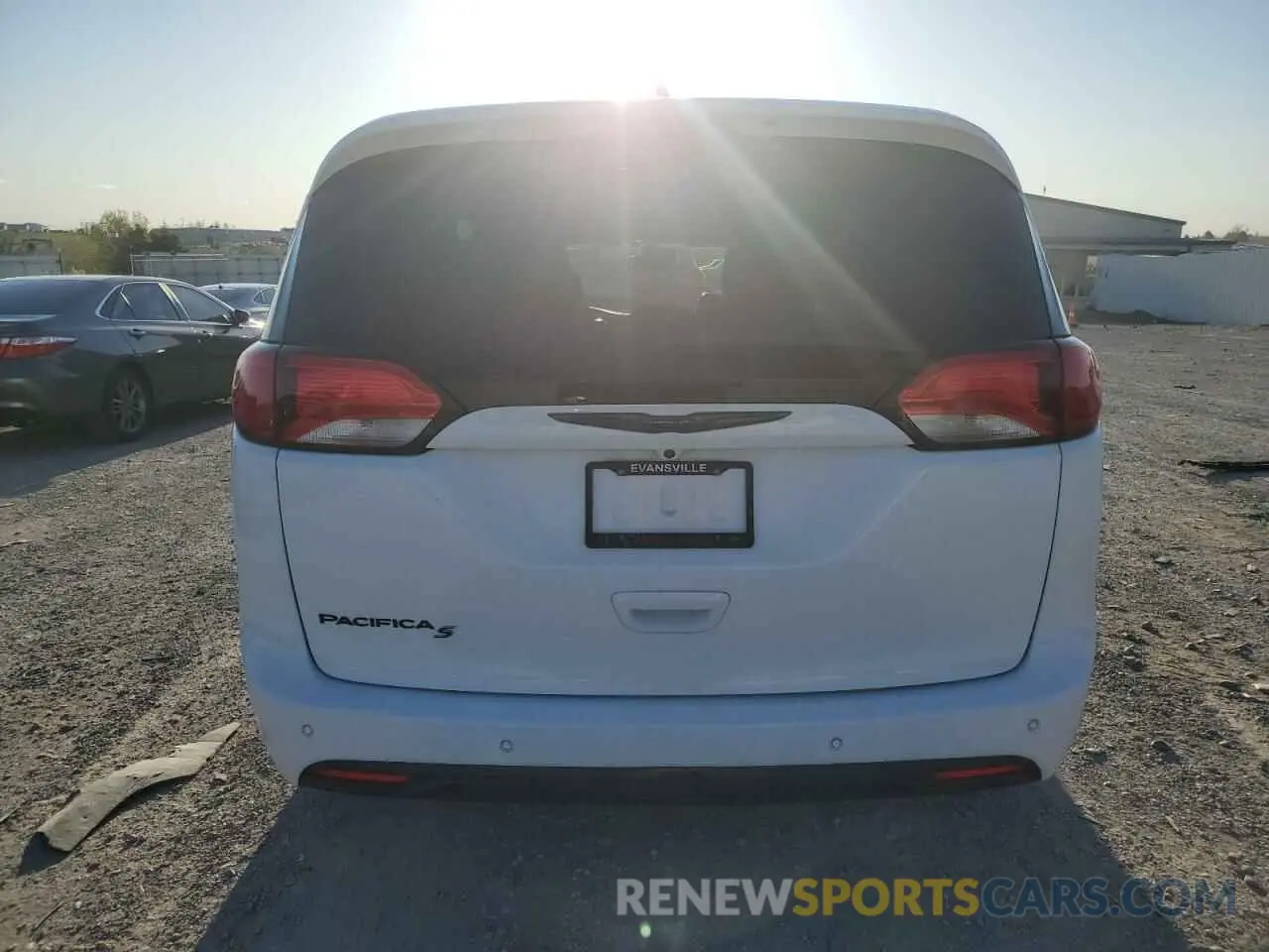 6 Photograph of a damaged car 2C4RC1EG9LR100733 CHRYSLER PACIFICA 2020