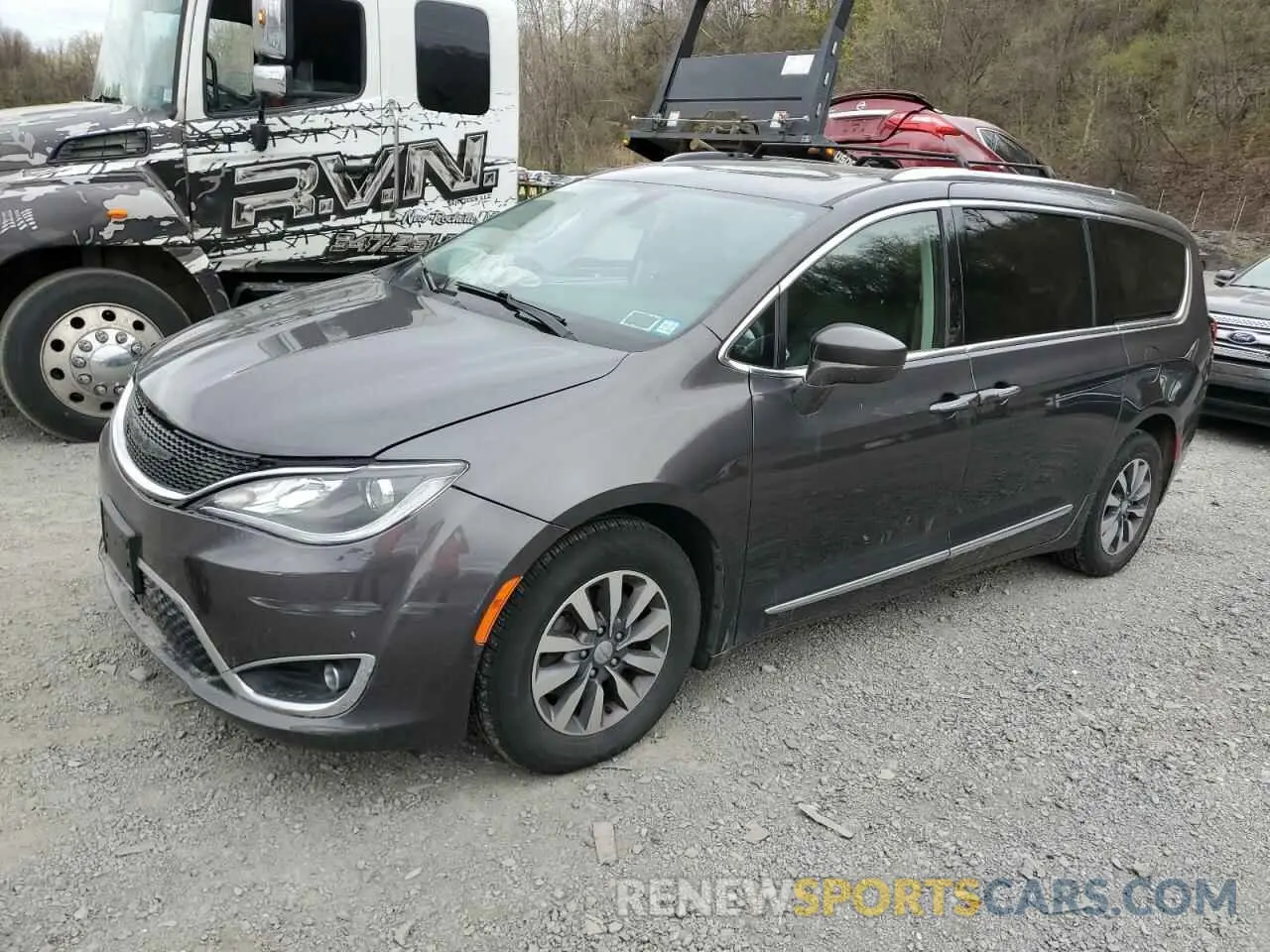 1 Photograph of a damaged car 2C4RC1EG9LR252558 CHRYSLER PACIFICA 2020