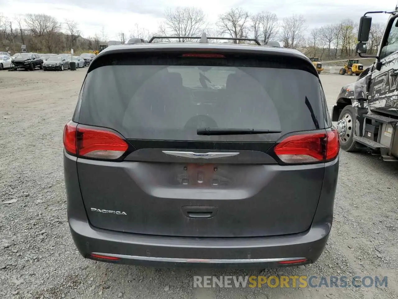 6 Photograph of a damaged car 2C4RC1EG9LR252558 CHRYSLER PACIFICA 2020