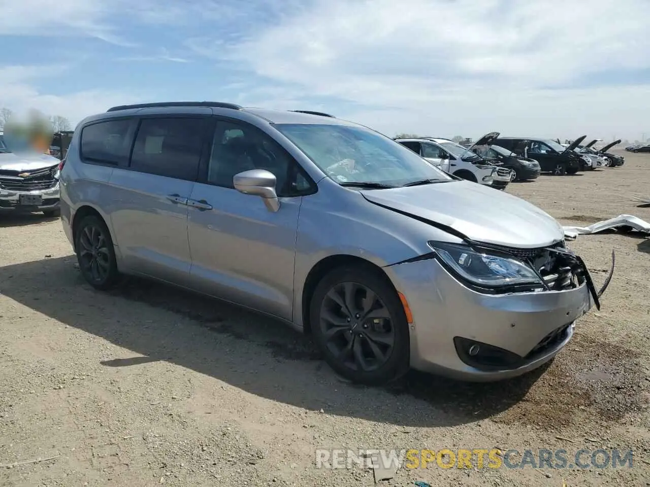 4 Photograph of a damaged car 2C4RC1EGXLR123048 CHRYSLER PACIFICA 2020