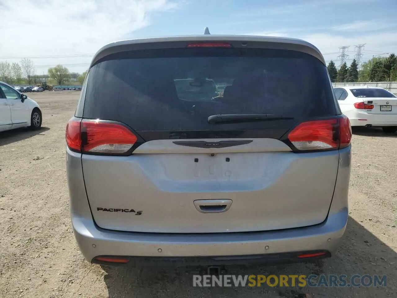 6 Photograph of a damaged car 2C4RC1EGXLR123048 CHRYSLER PACIFICA 2020