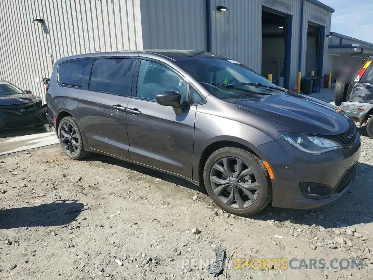 4 Photograph of a damaged car 2C4RC1FG0LR147289 CHRYSLER PACIFICA 2020