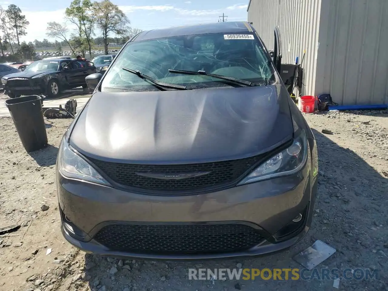 5 Photograph of a damaged car 2C4RC1FG0LR147289 CHRYSLER PACIFICA 2020